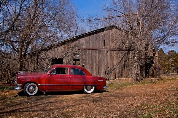 An afternoon with some friends, some cars and a barn