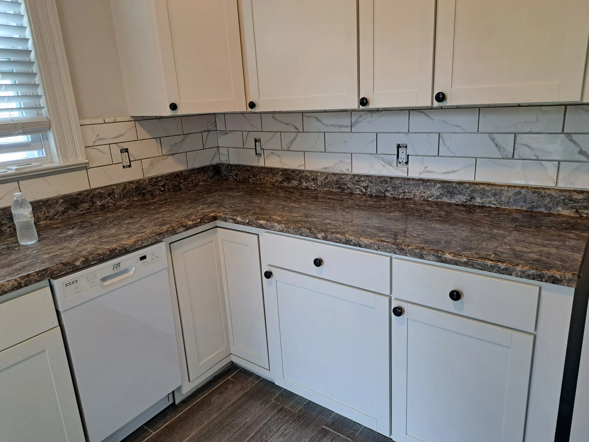 Granite countertops and cabinetry