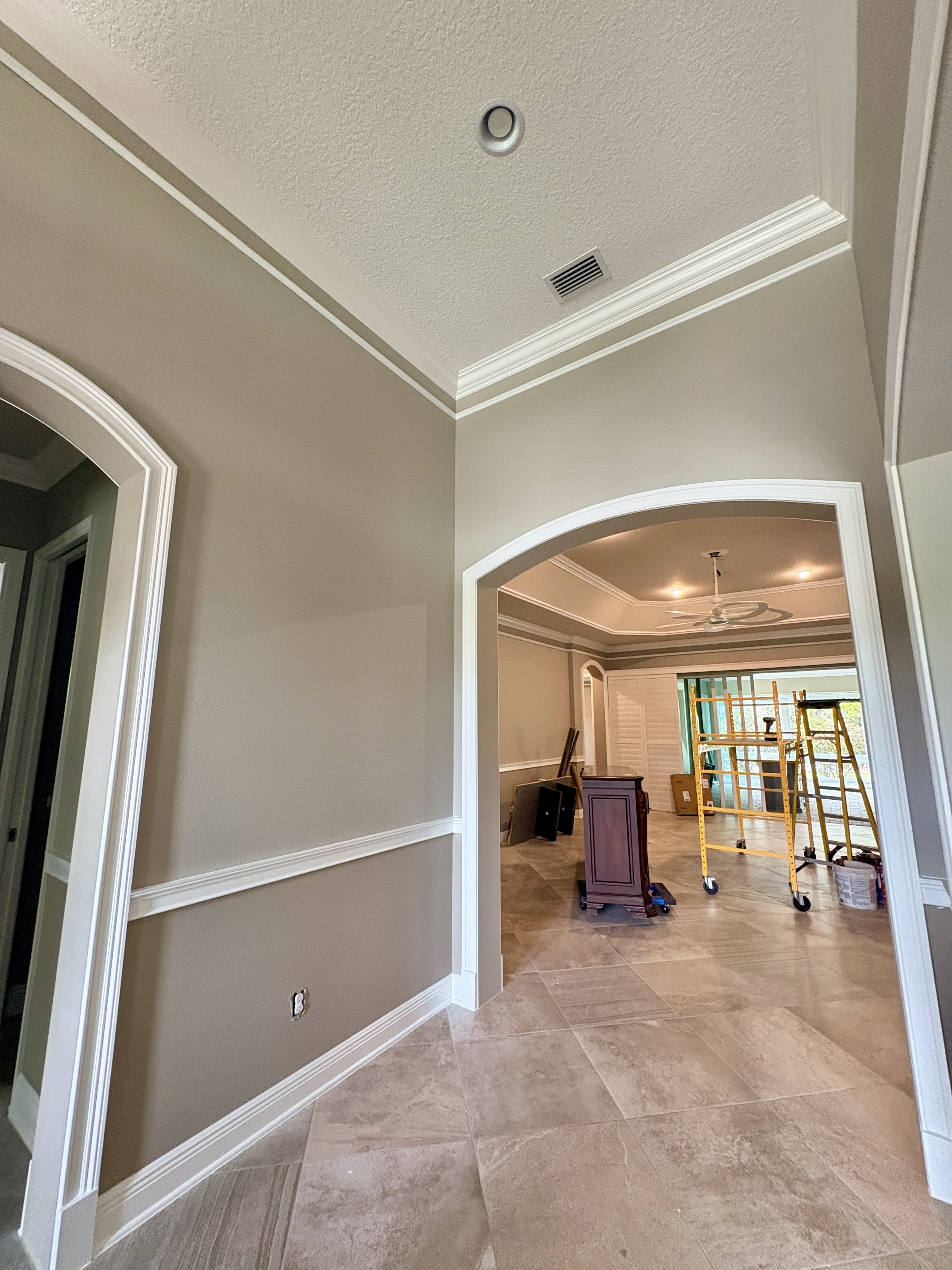 trim-crown-molding-tampa-bay-fl.jpeg