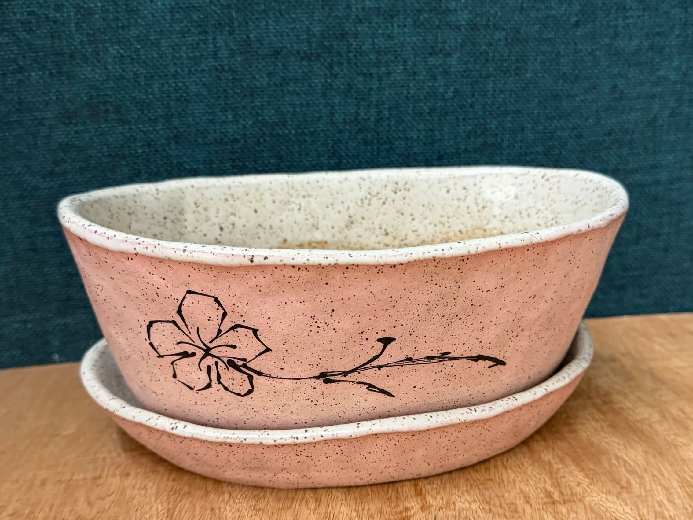 Planter+-+pink+-+flower+outline+L60.jpg