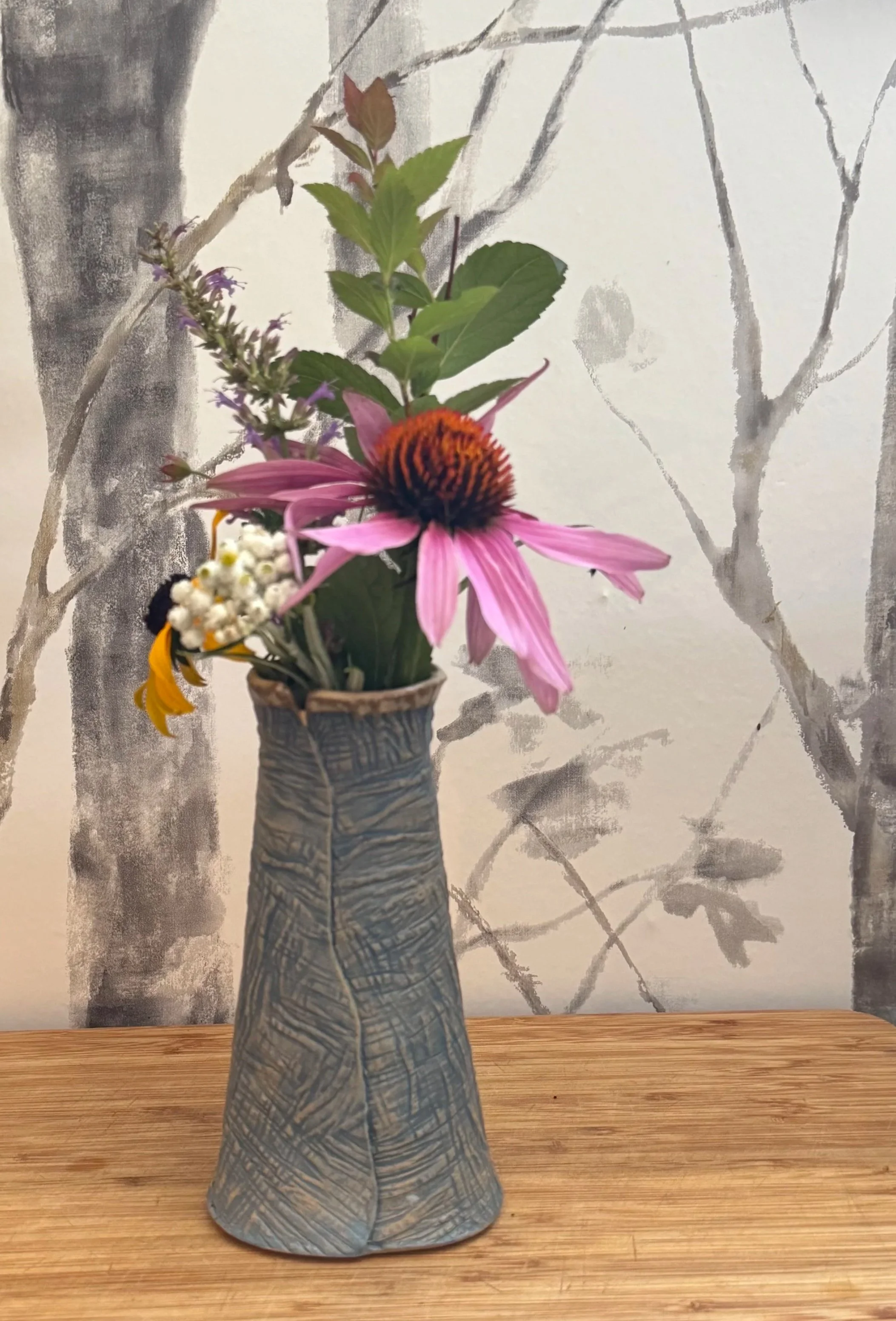 Vase+blue+with+blooms.jpg