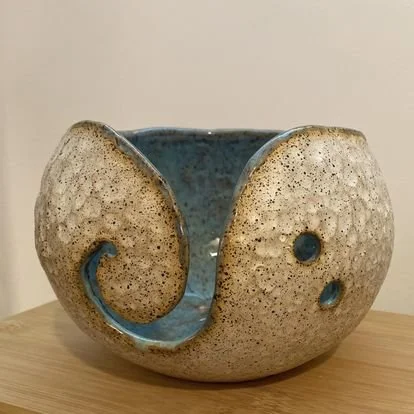 Yarn bowl matt w:blue interior.jpg