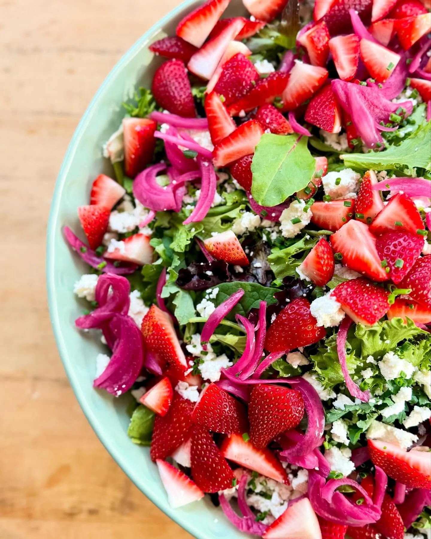 🍓 Springtime is our favorite! All the fresh and bright colors and flavors just pop!