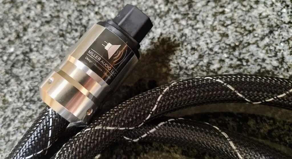 MALLC-Power-Cord_2-1024x558.webp