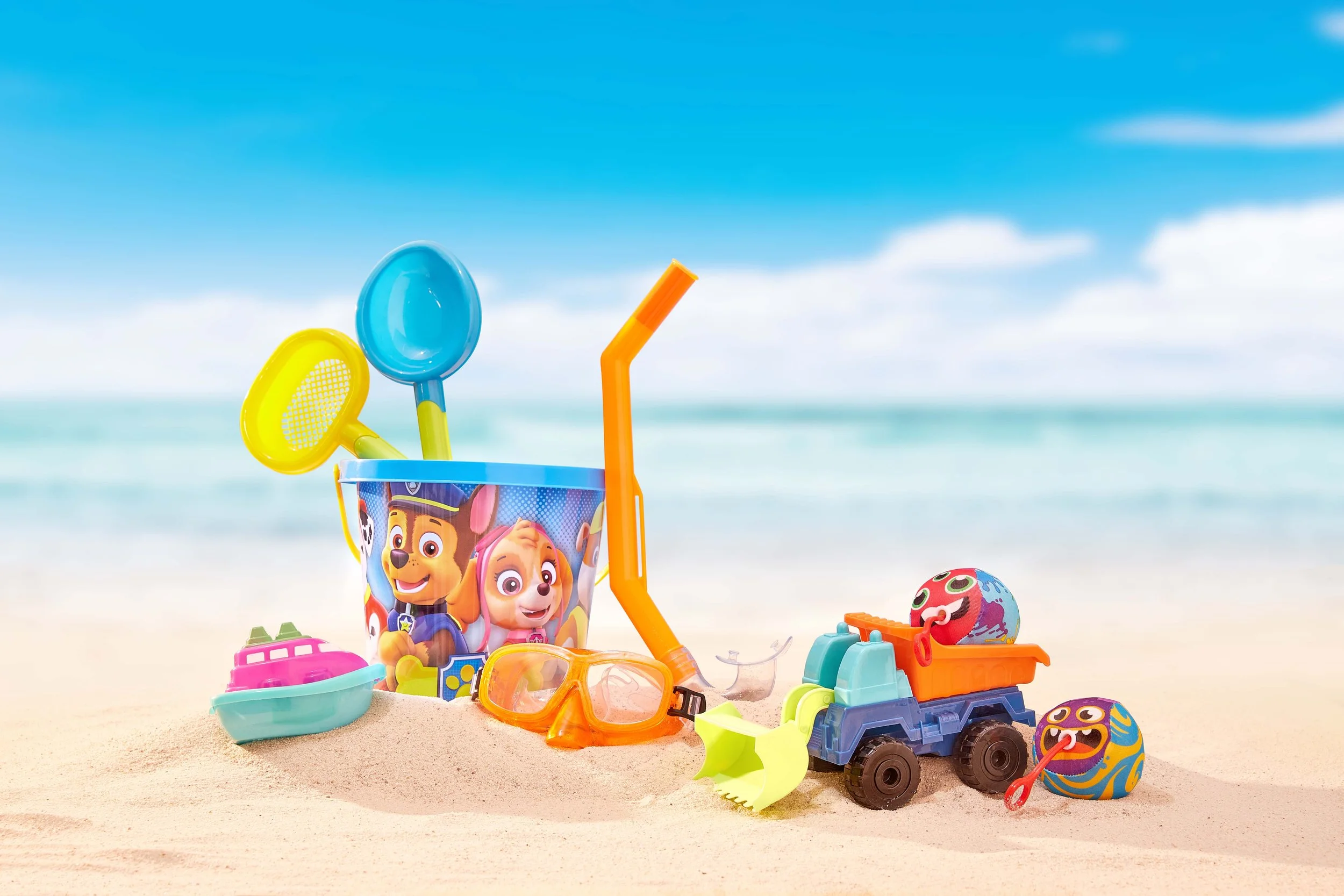 Summer2022_OutdoorBeachActivity_BeachToys copy 2.jpg
