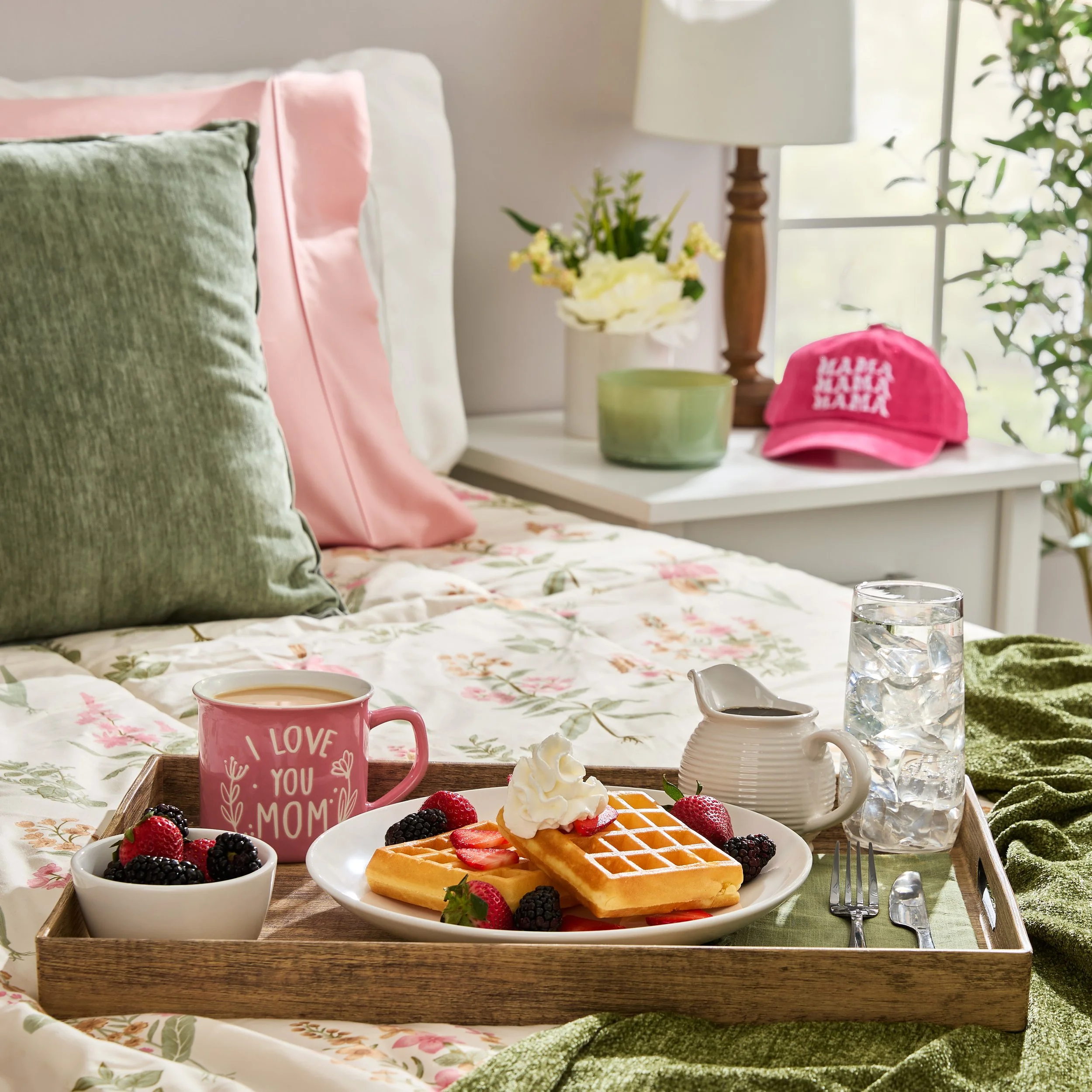 Summer_MothersDayBreakfastInBed_MetaSquare copy 2.jpg