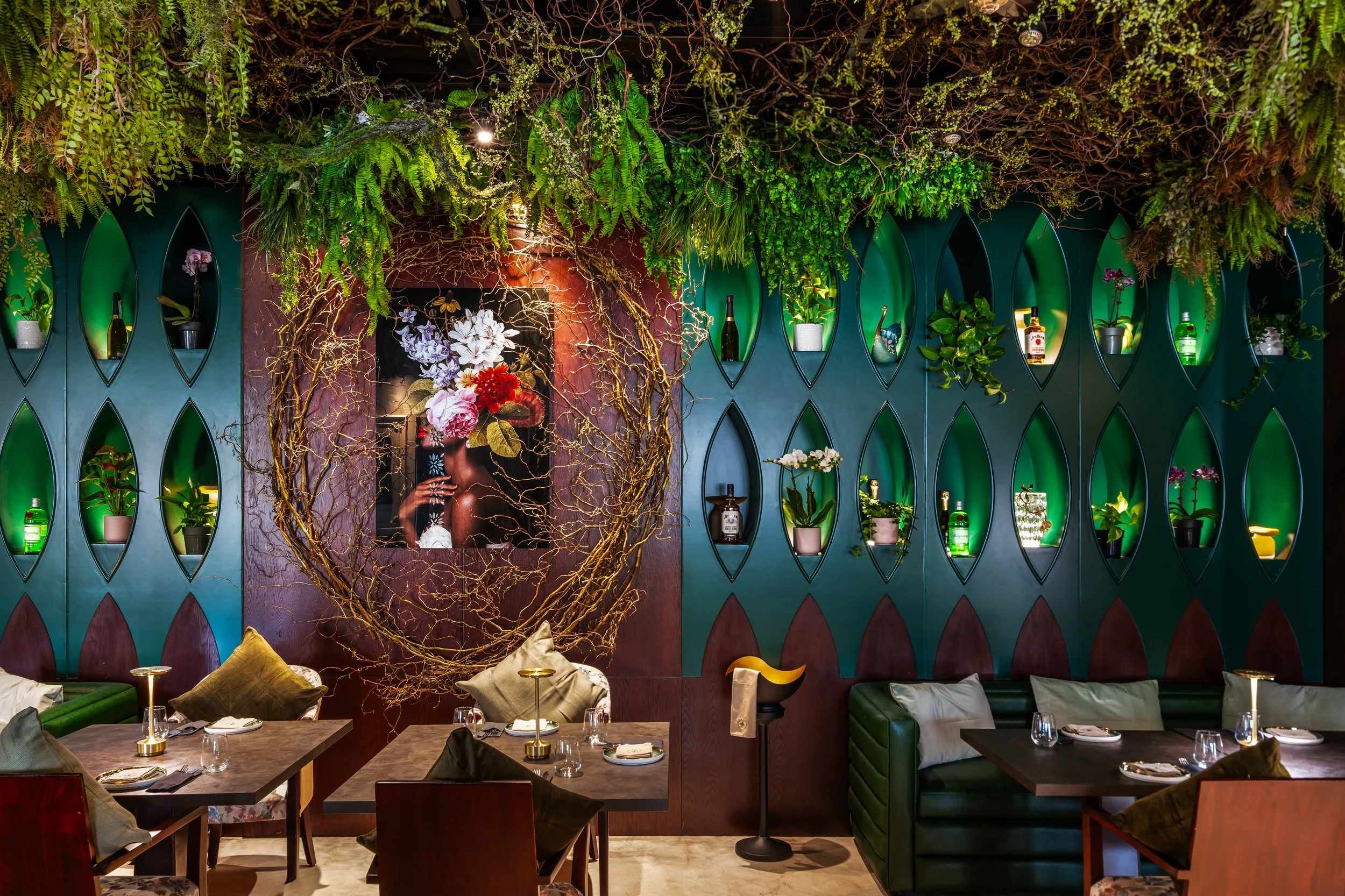 Hakoora Interior 03.jpg