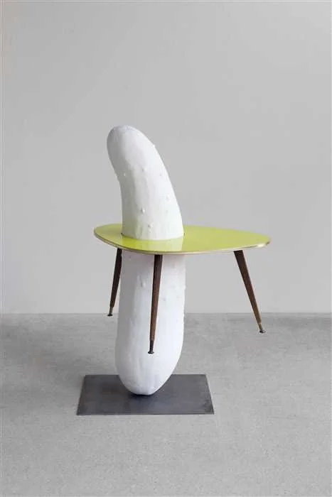 Bar / Yellow Table