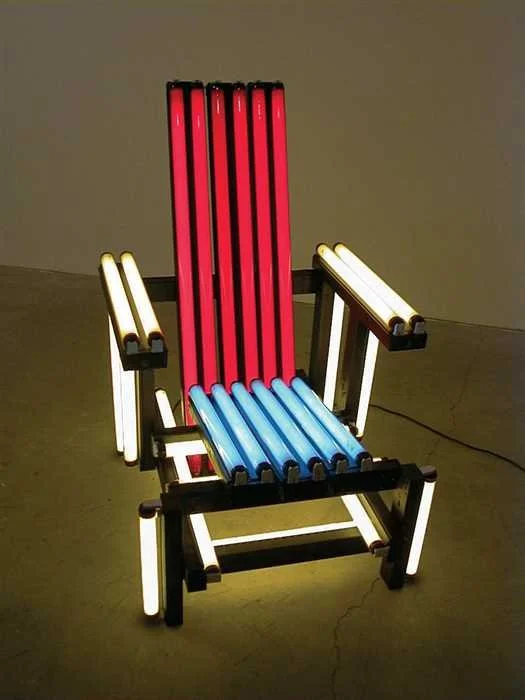 Silla Electrica Azul y Roja (Electric Chair Blue and Red)