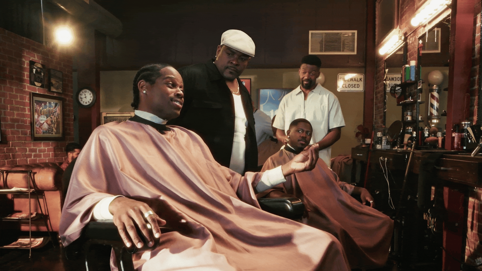 TMO_HSIRVLRefresh_Barbershop_YT_Consideration_Motion_1920x1080_EL.gif