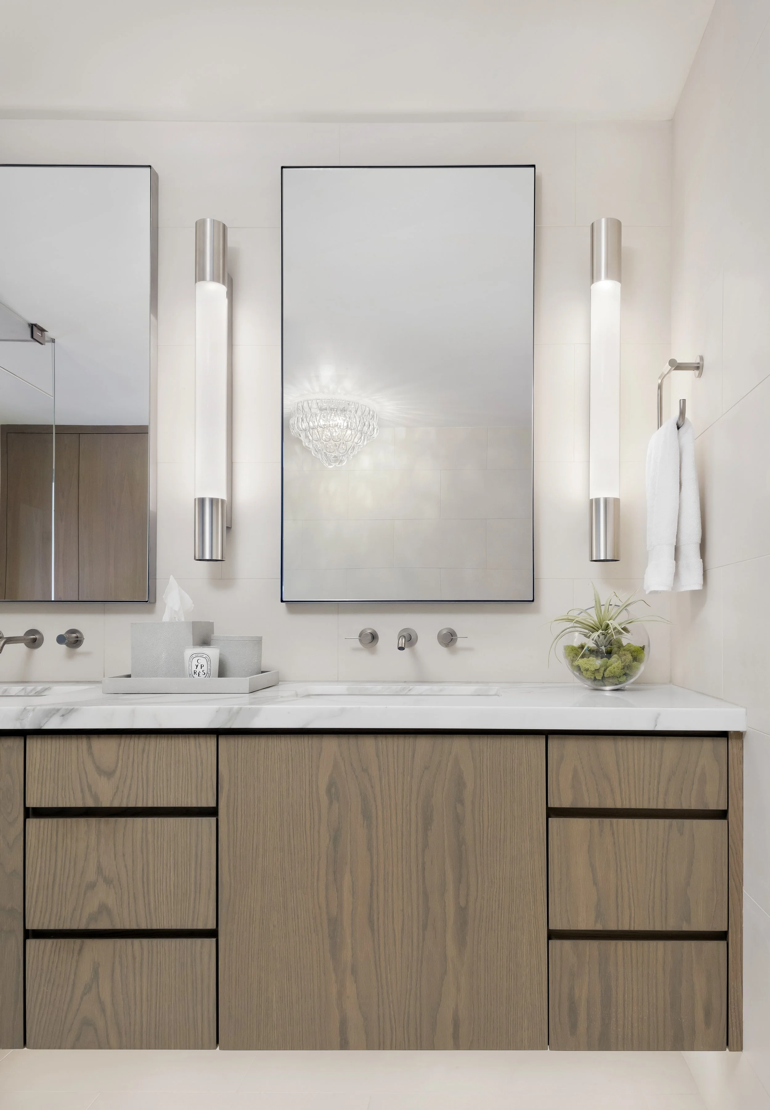 09 Master Bath.jpg