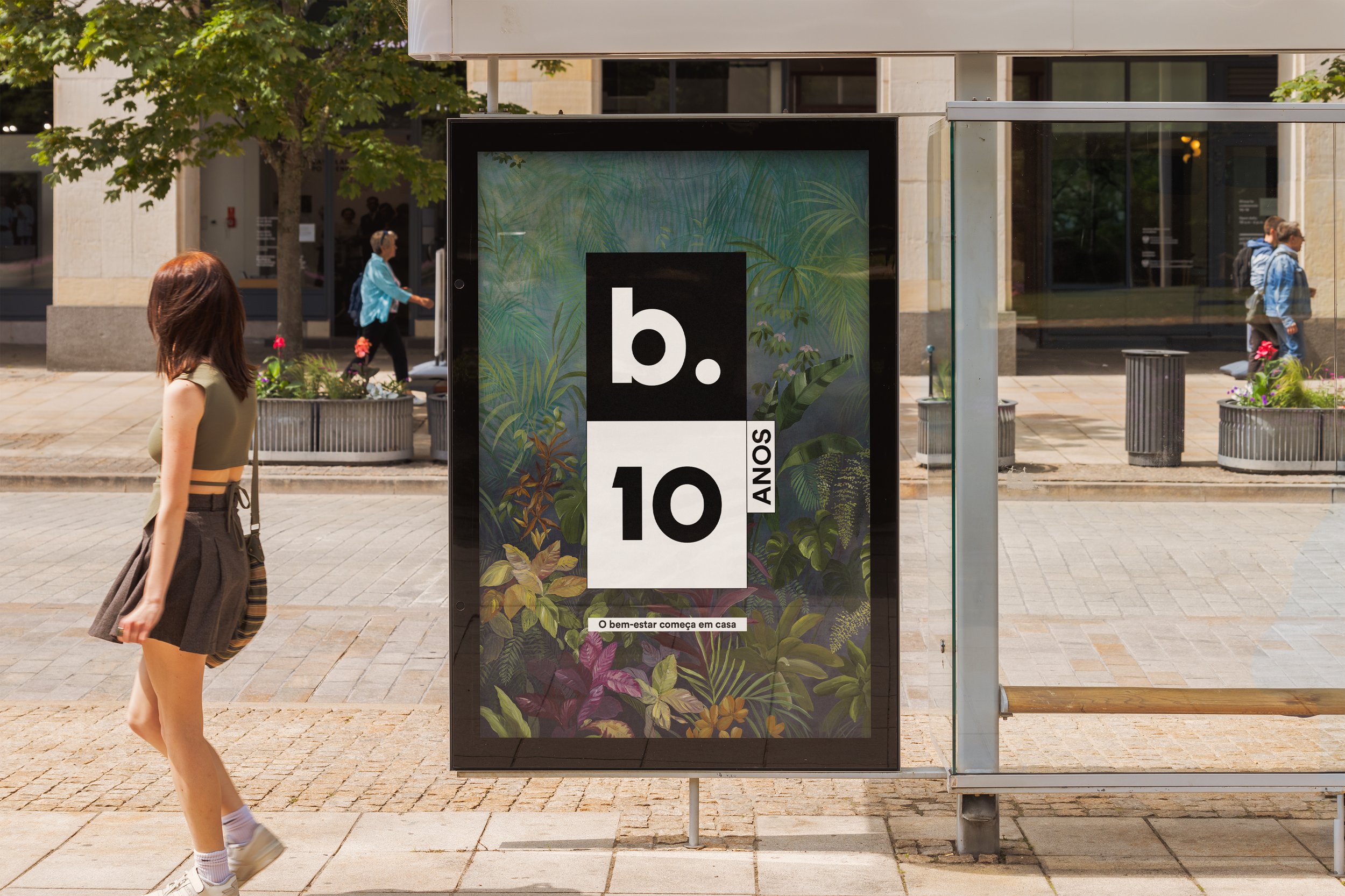 Bus_Stop_Citylight_Mockup copy copiar.jpg