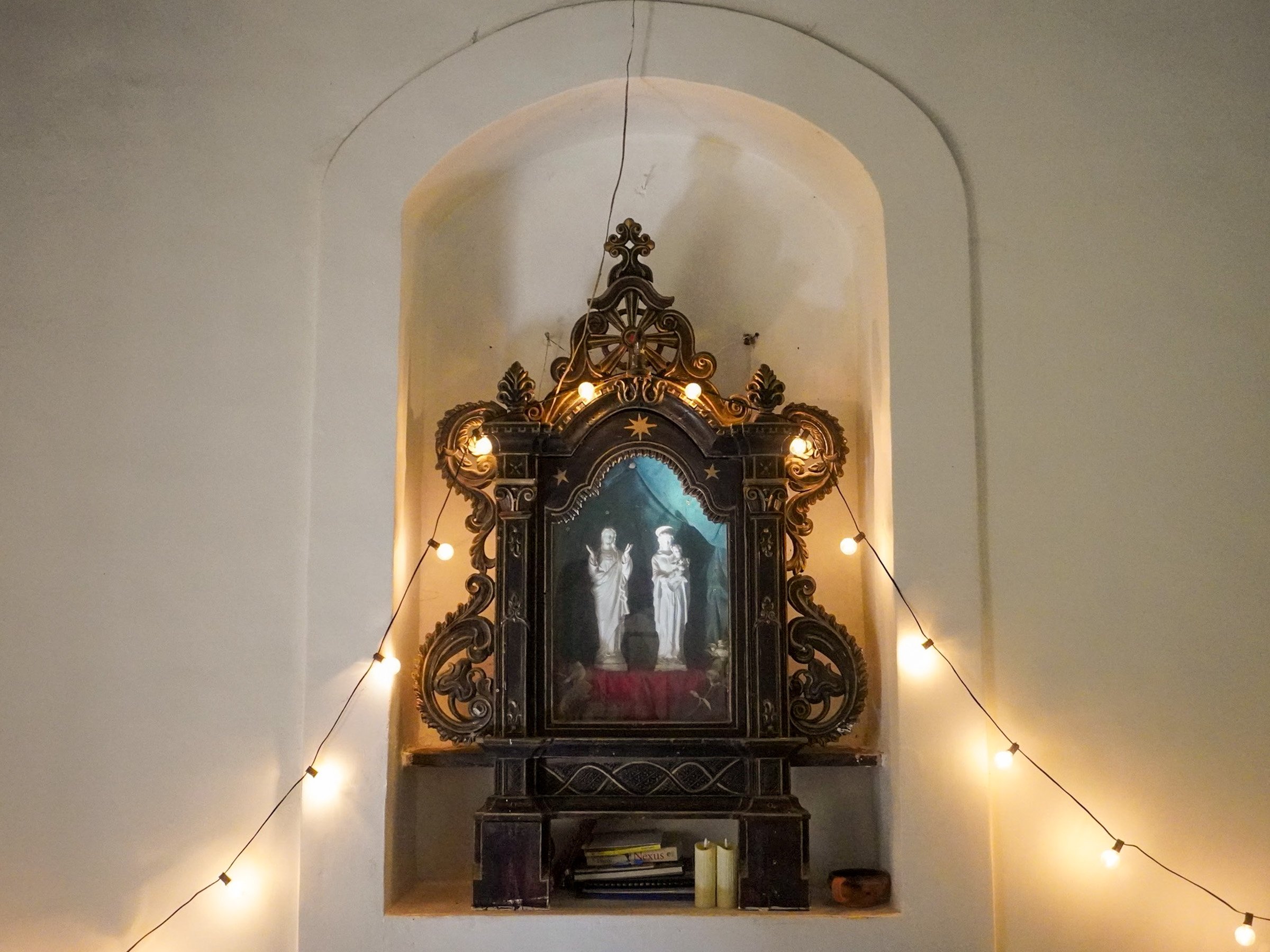   The alter is a classic feature of Indo-Portuguese homes (beneath which Tor’s great-grandfather was baptized)  