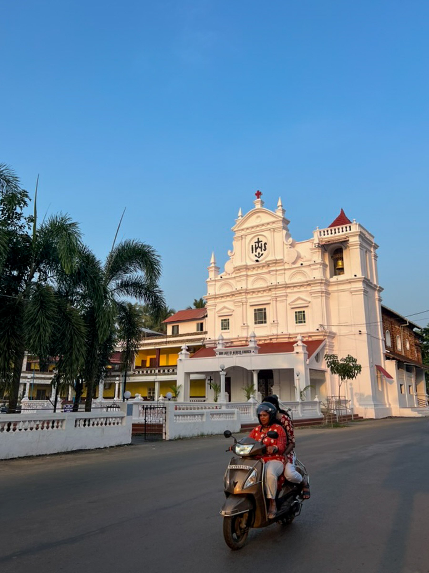   The landmark church behind which Casa Eva lives  