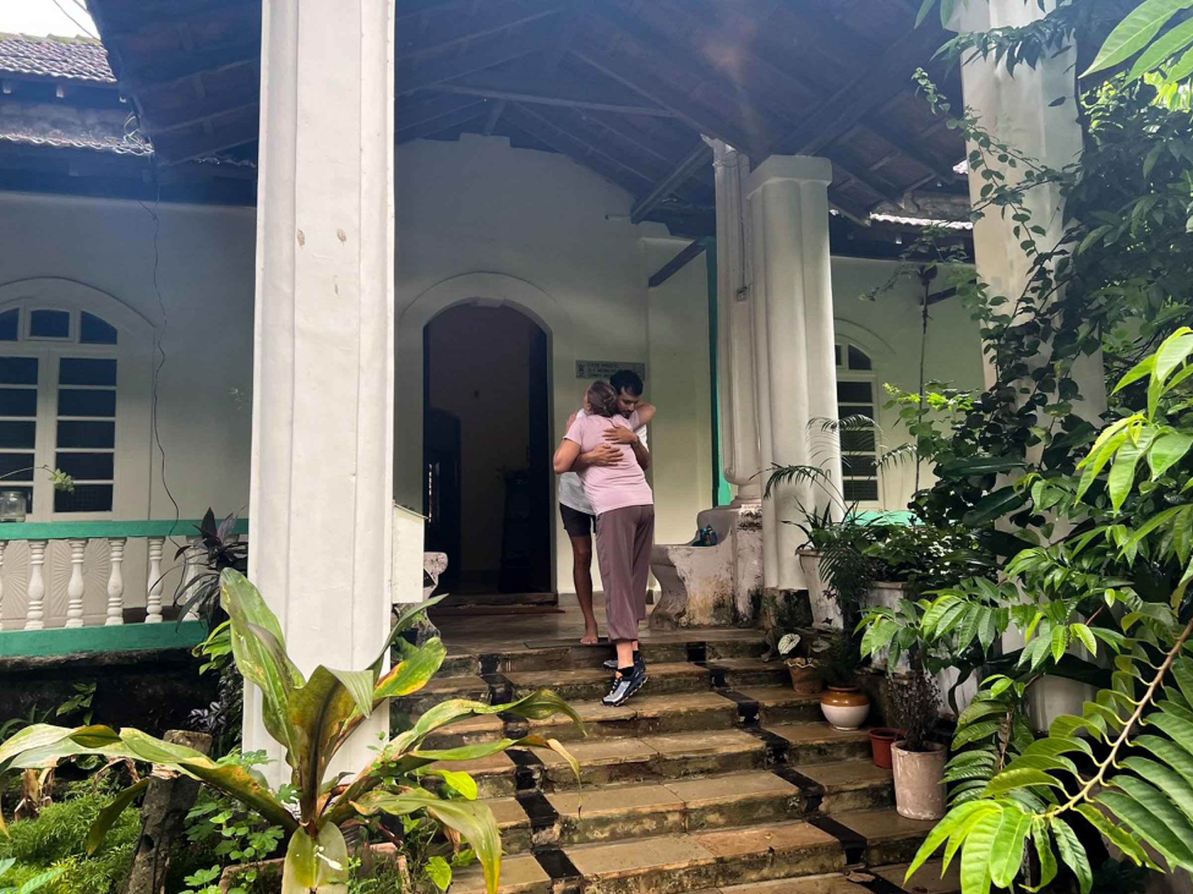   Mom says goodbye!  
