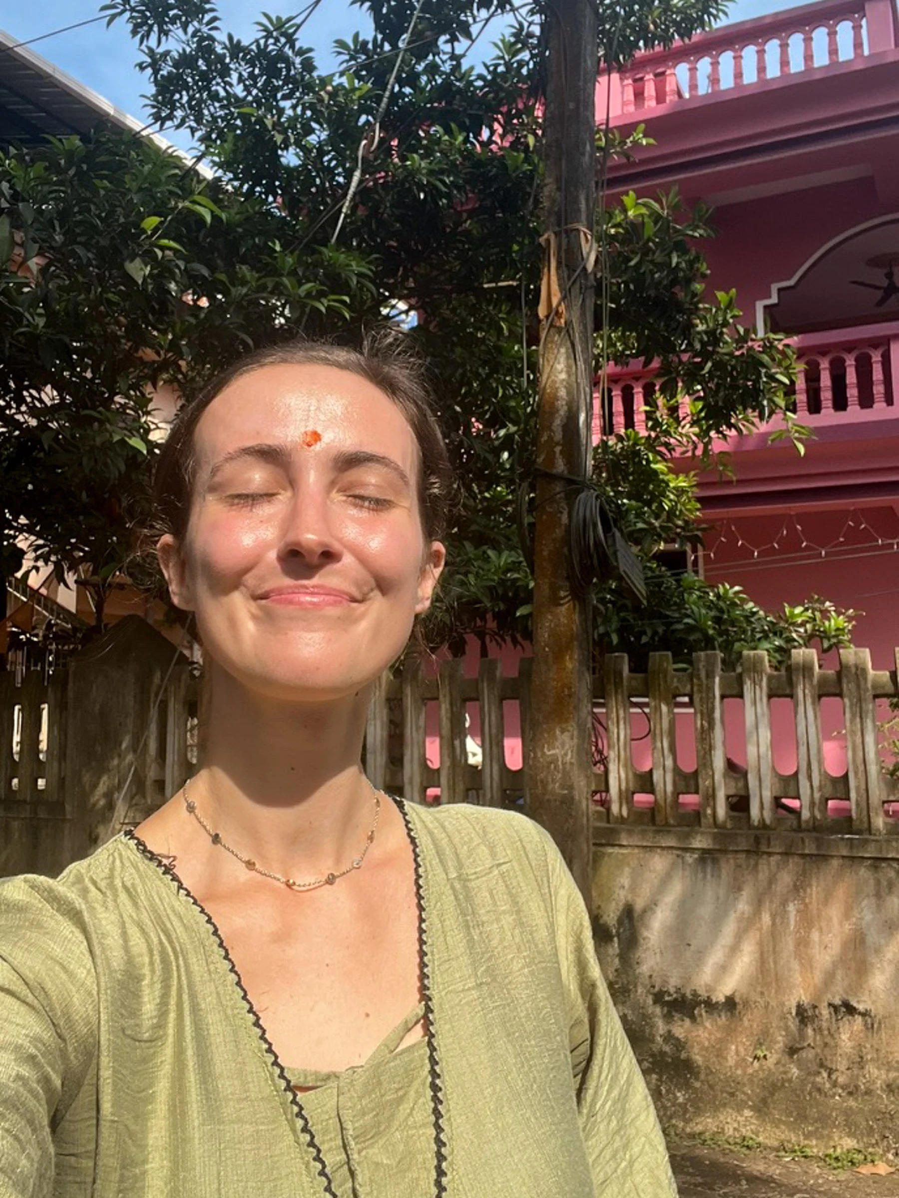   Neighbor invited me to the morning temple  