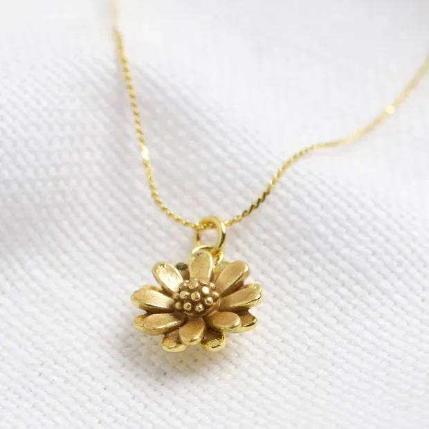 37535 gold-daisy-pendant-necklace-o21a4546-620x620.webp