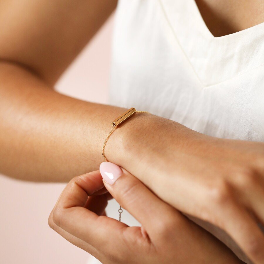 70336 faceted-barrel-bracelet-gold-4x3a0402-copy-900x900.jpeg