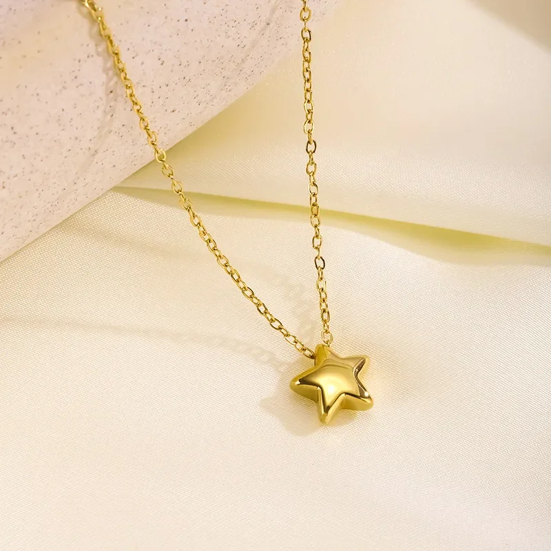 Gold plated star necklace