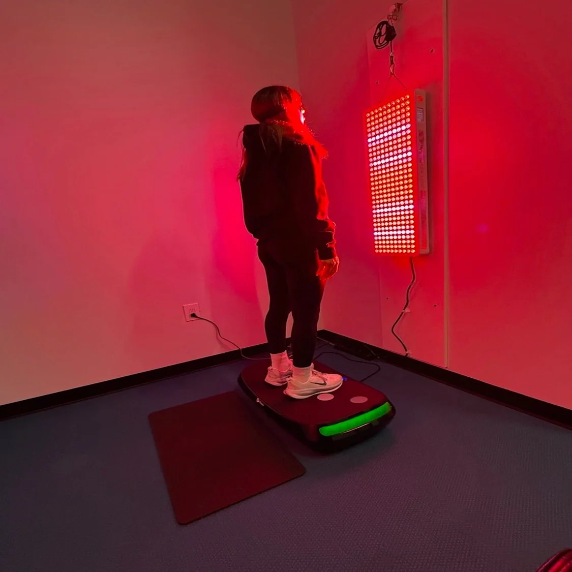 Vibration Plates &amp; Lymphatic Drainage: How Whole-Body Vibration Supports Recovery, Circulation &amp; Detox