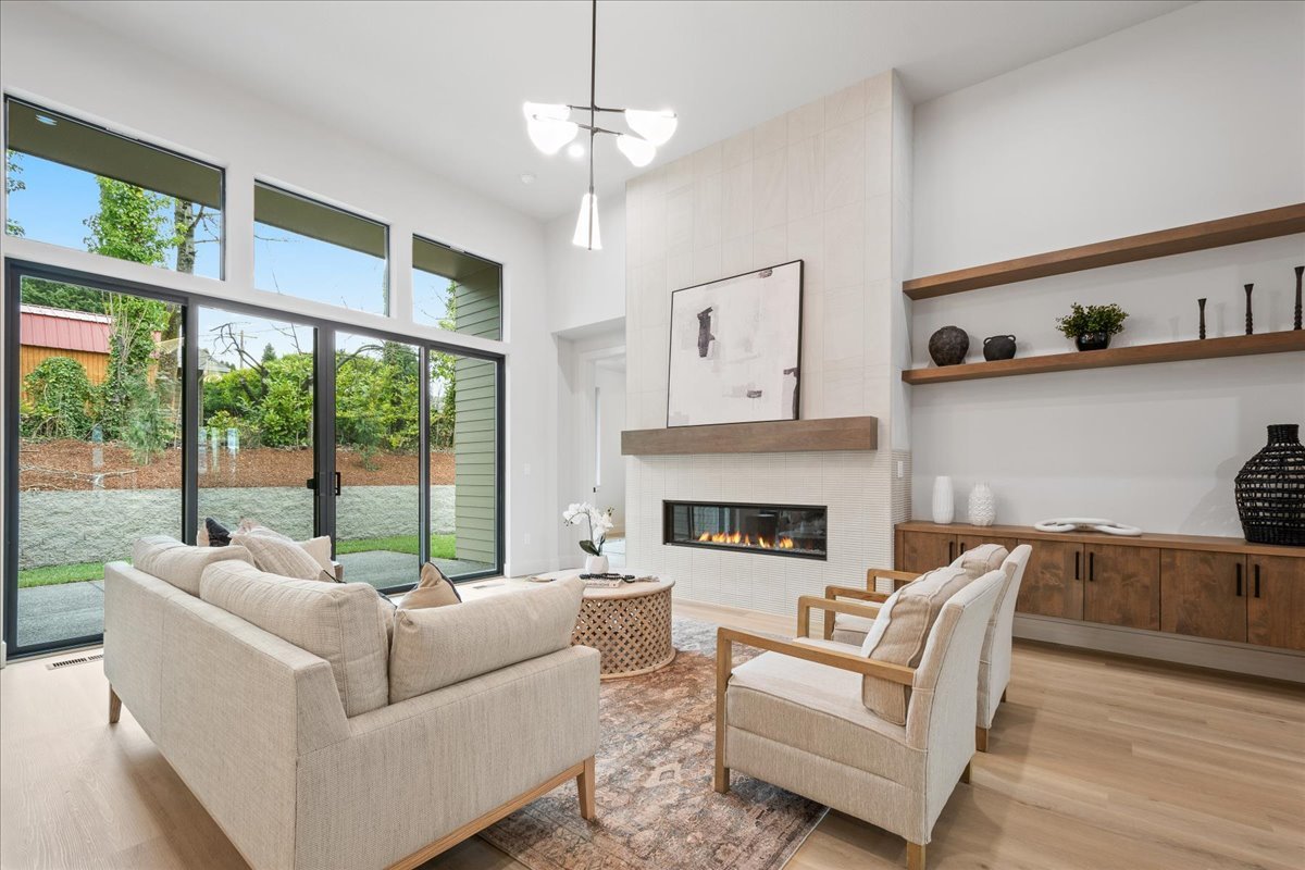 great-room-modern-fireplace-pacific-nw.jpg