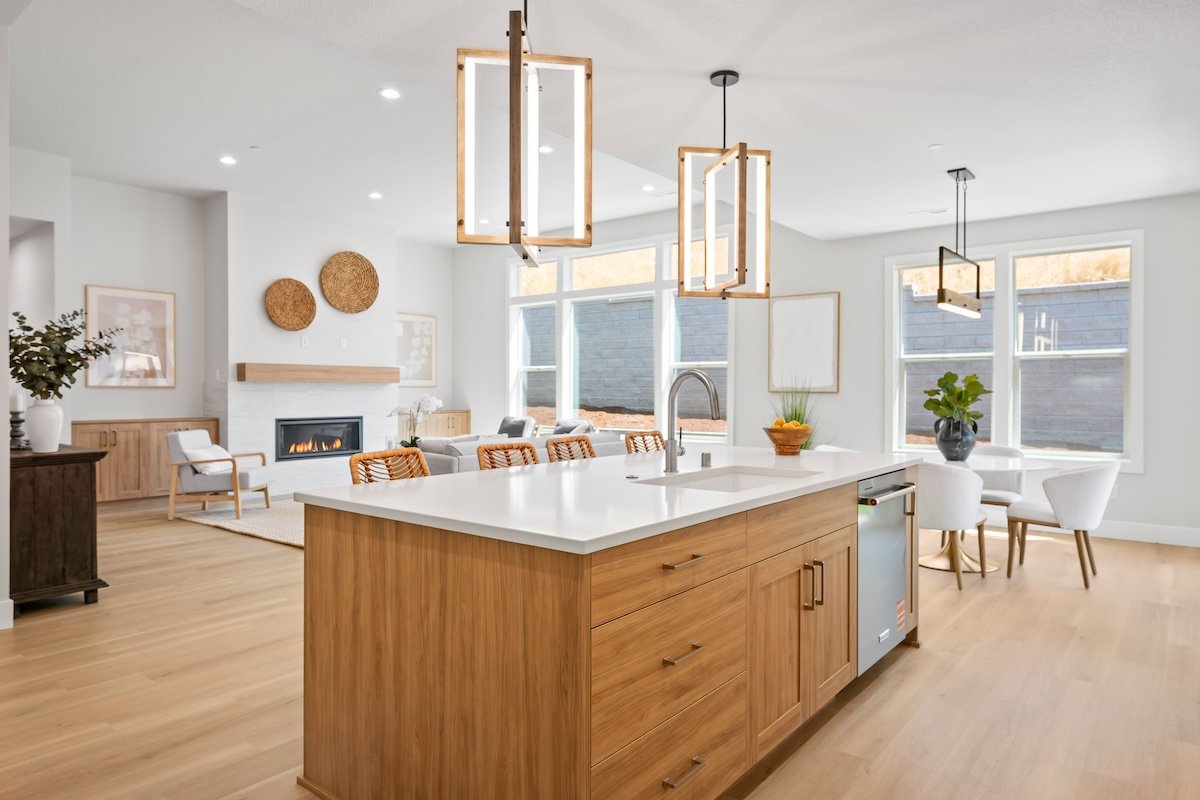 new-construction-modern-pendant-lighting-pacific-nw.jpg