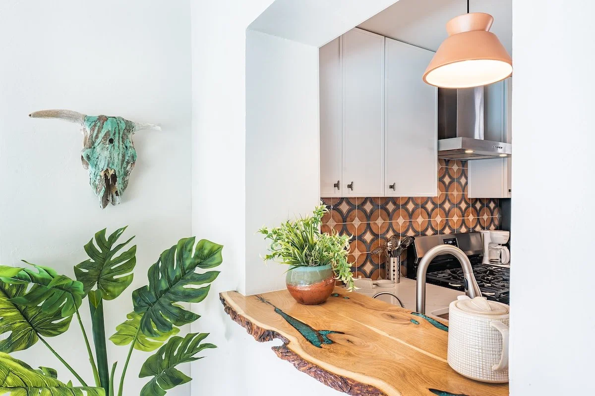 kitchen-design-live-edge-shelf-pass-thru-window-tucson-az.jpeg