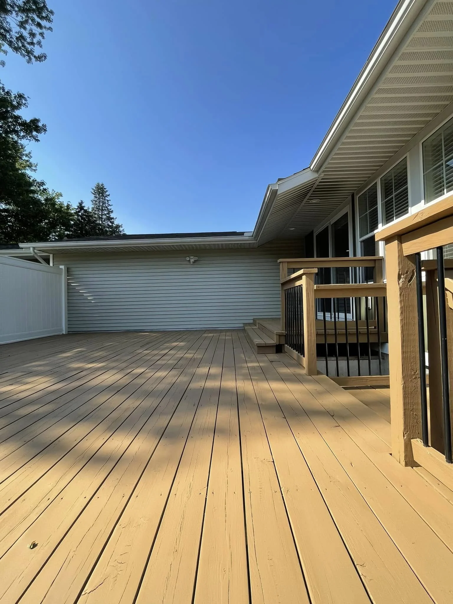 Color: Wood Briar