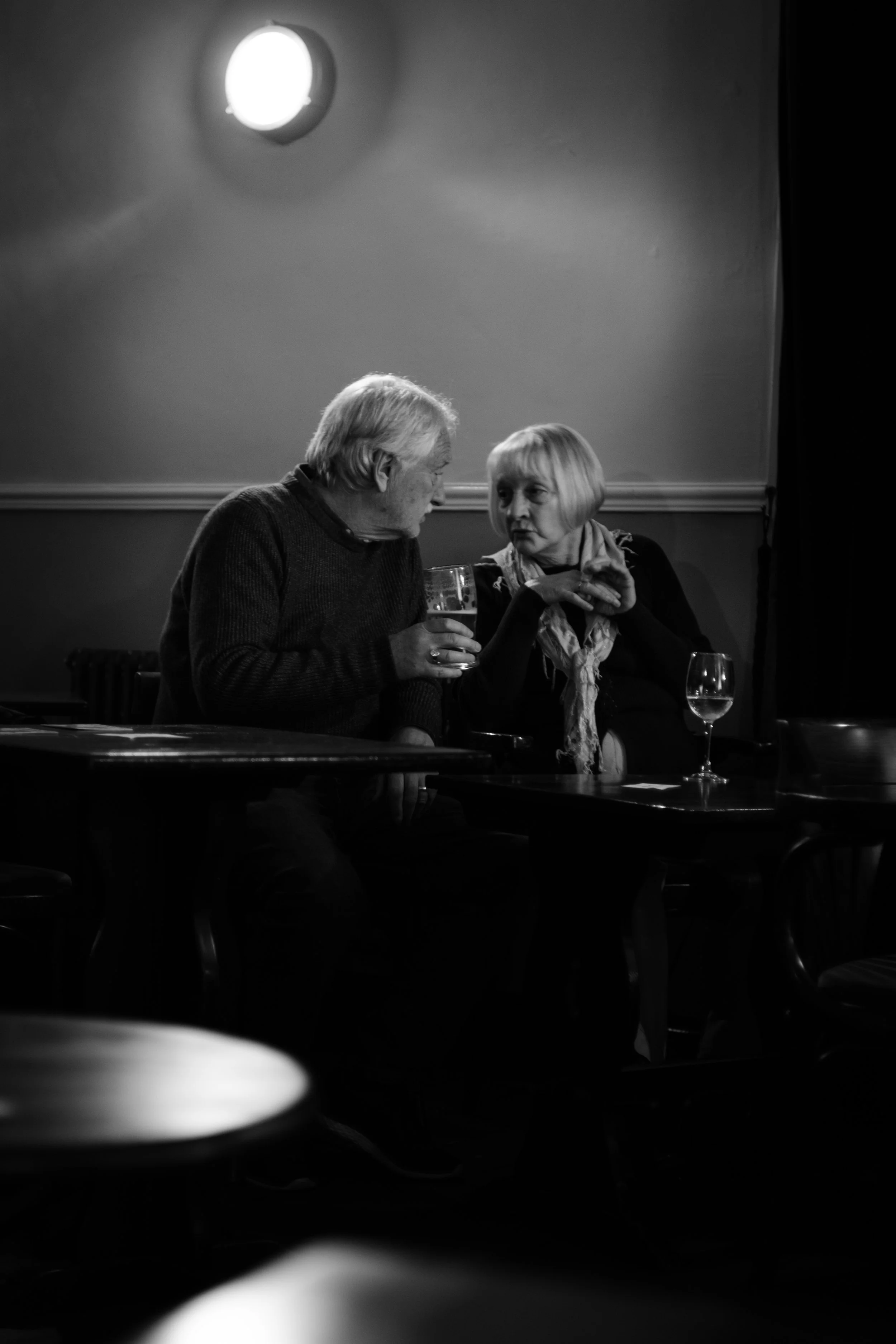 Comedy Night at the Calder Vale - A study in controlled laughter