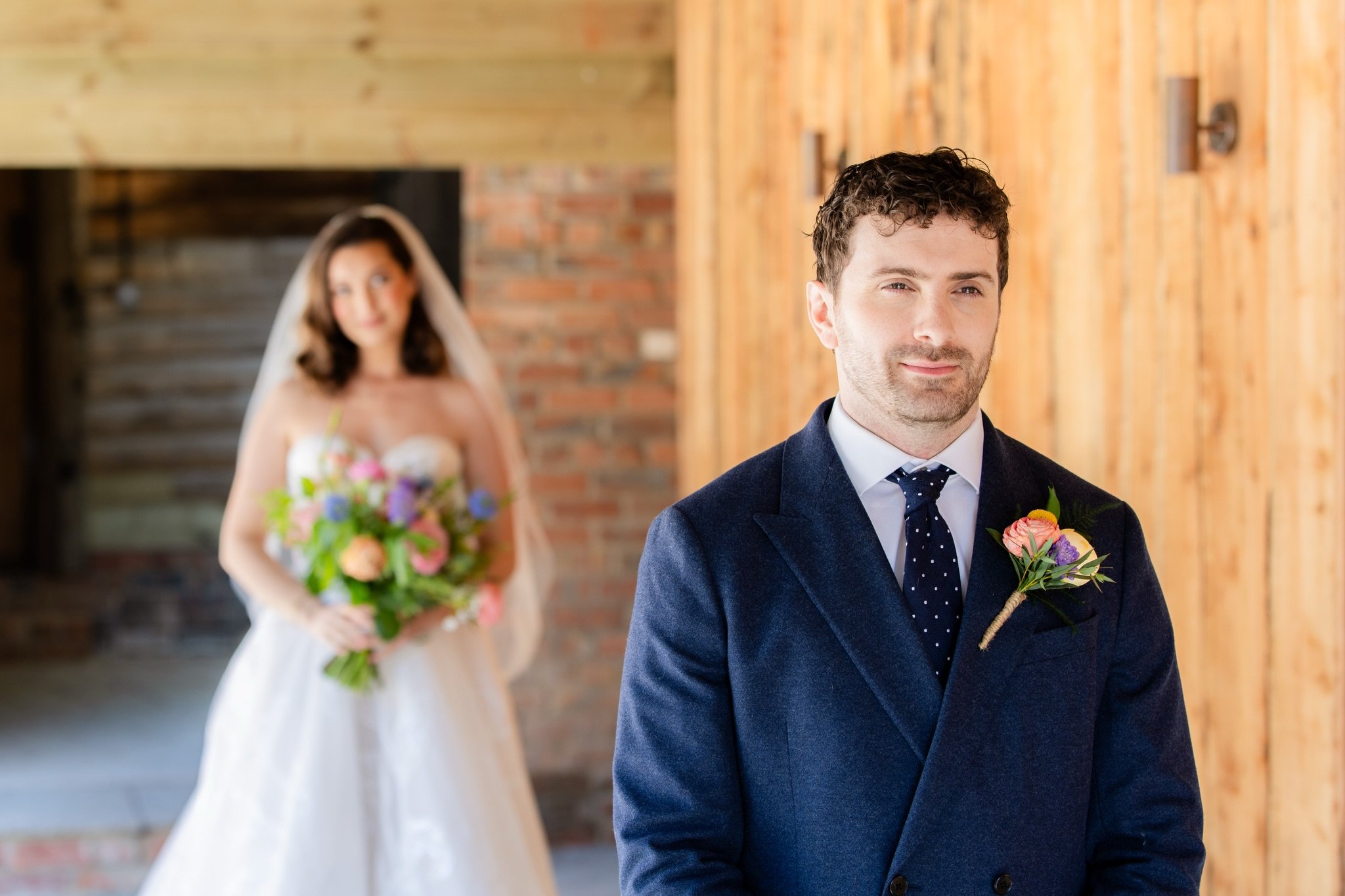 Let&rsquo;s give the groom his moment of glam 🤵✨
A light touch-up can make all the difference, especially under camera lights, flash photography, and a long wedding day.

We kept it natural, clean, and refined to ensure he looks fresh, confident, an
