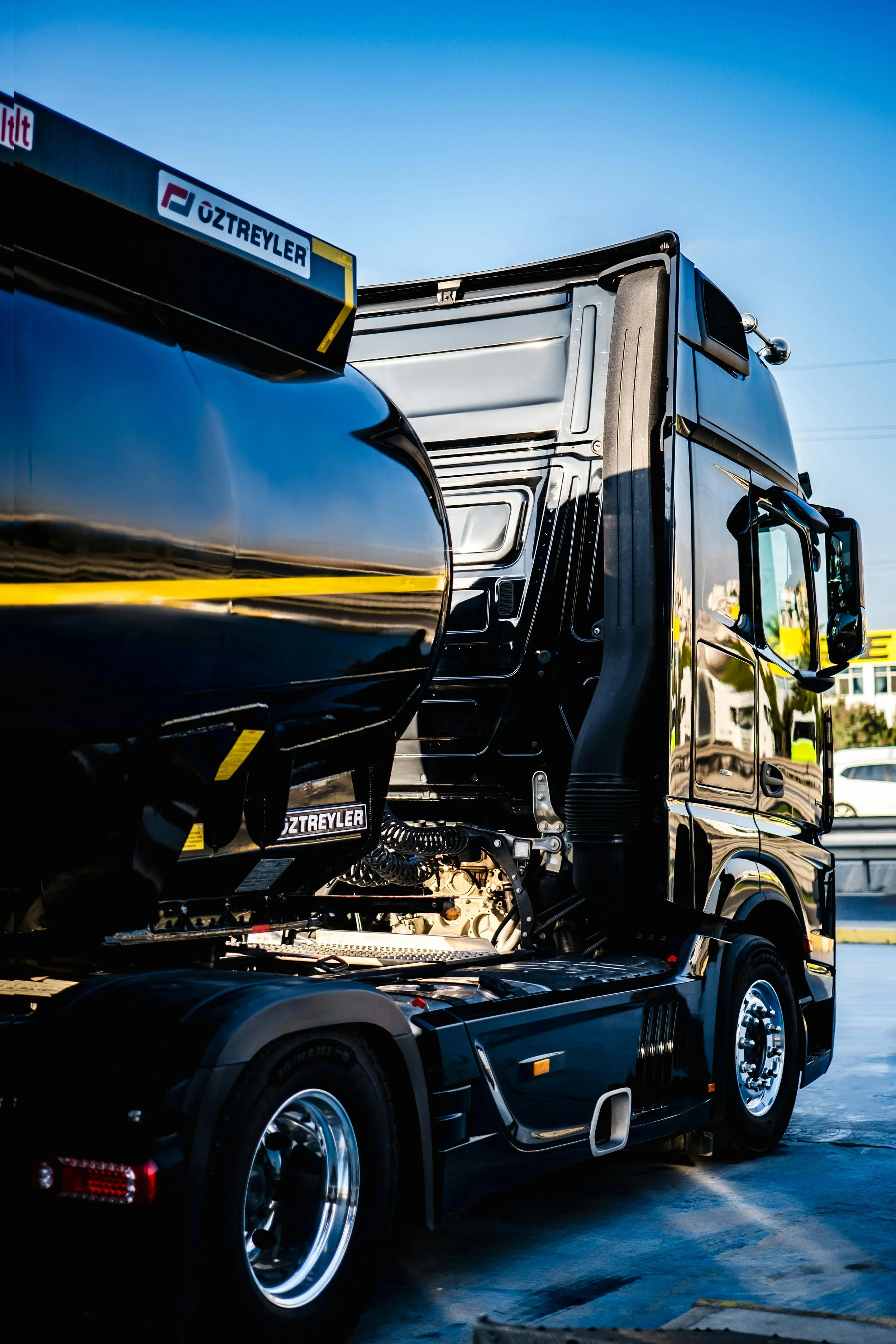 Prime Load Solutions LLC semi truck ready for heavy haul transport service