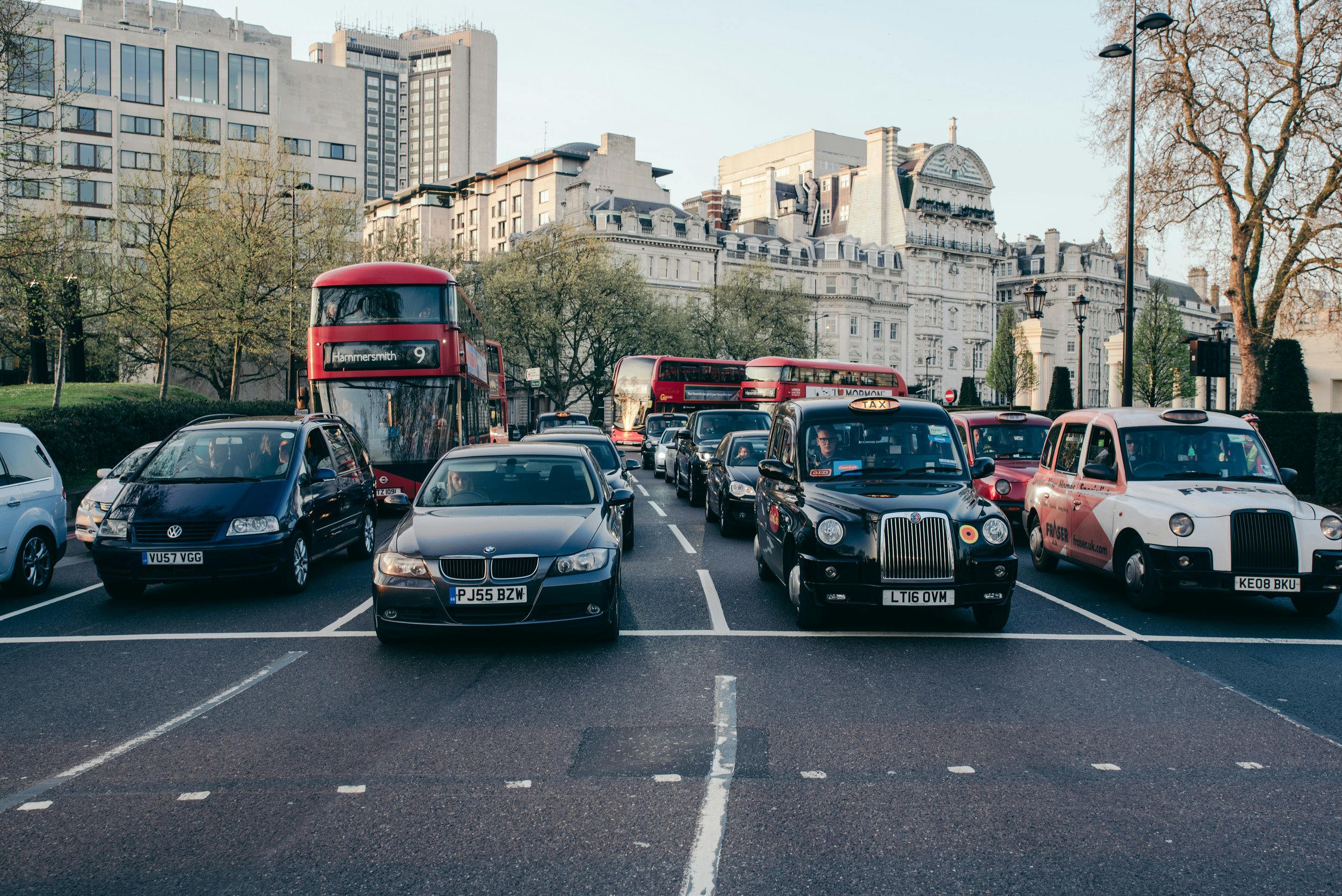 How to Find EV Charging in Busy Cities Without Stress
