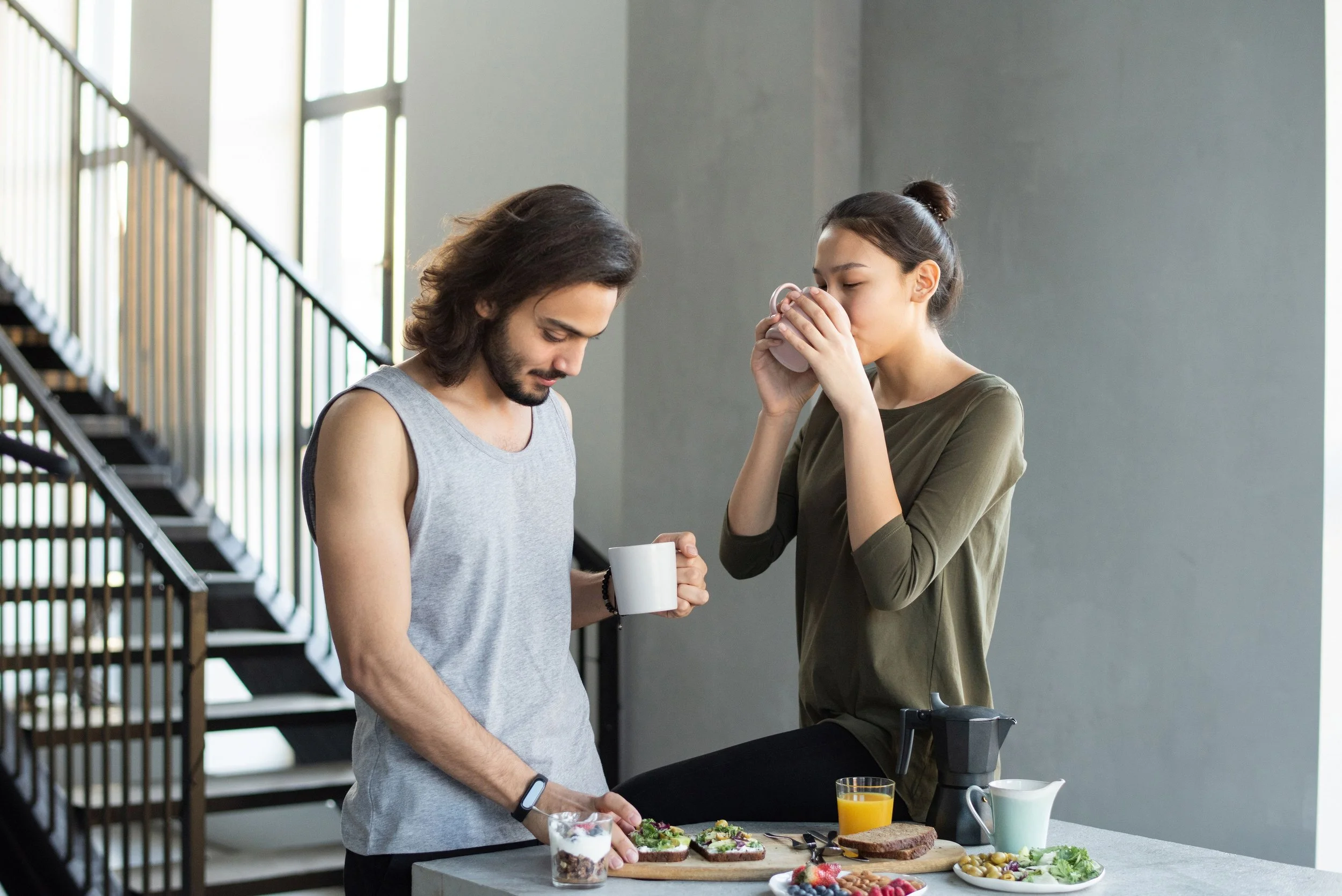 two people having breakfast after their yoga session
