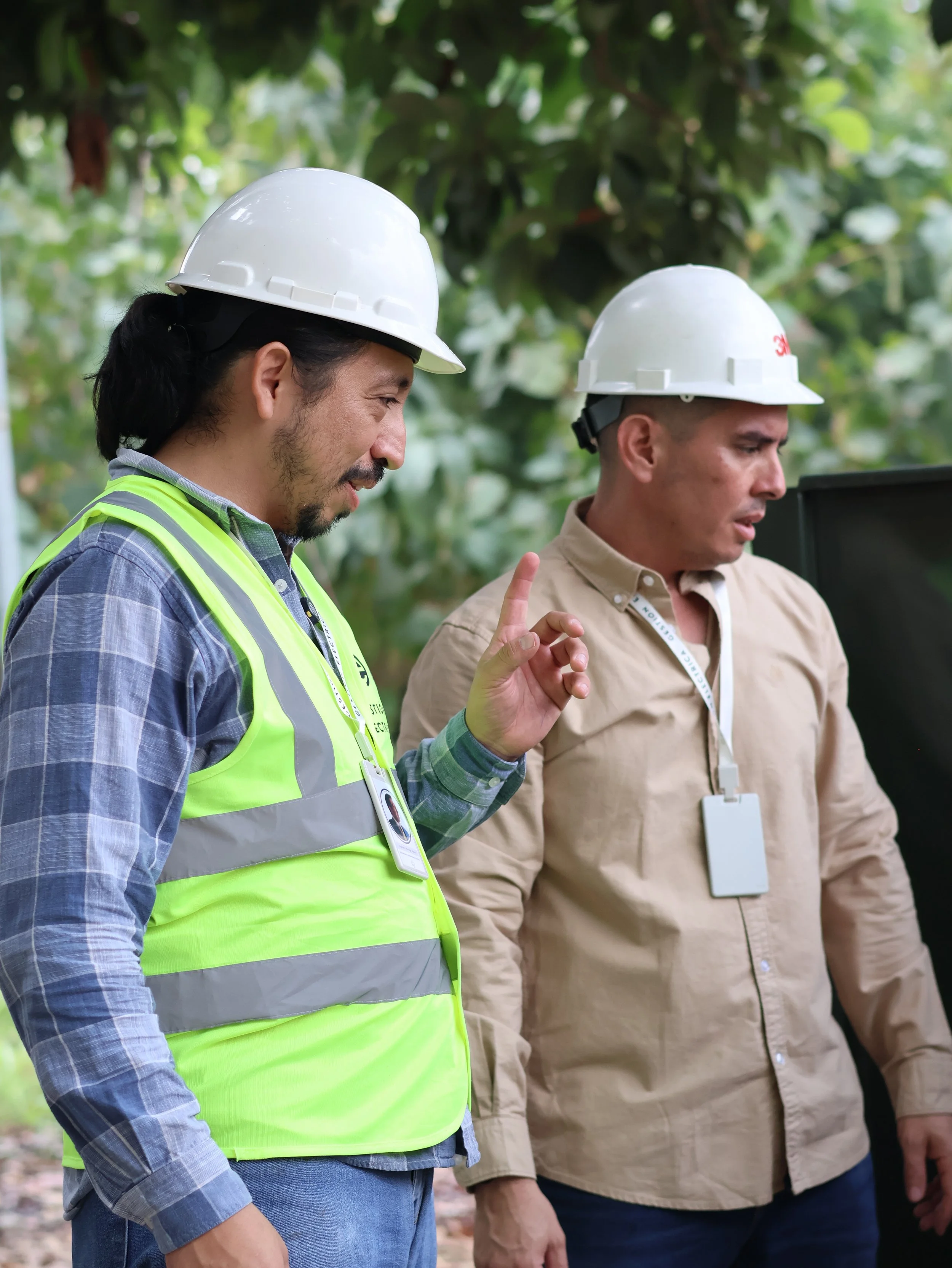 Soluciones de ingeniería eléctrica, proyectos eléctricos residenciales y comerciales, instalaciones eléctricas, modelado BIM eléctrico, calidad de energía y factor de potencia para reducir multas en la planilla eléctrica además servicios de mantenimi