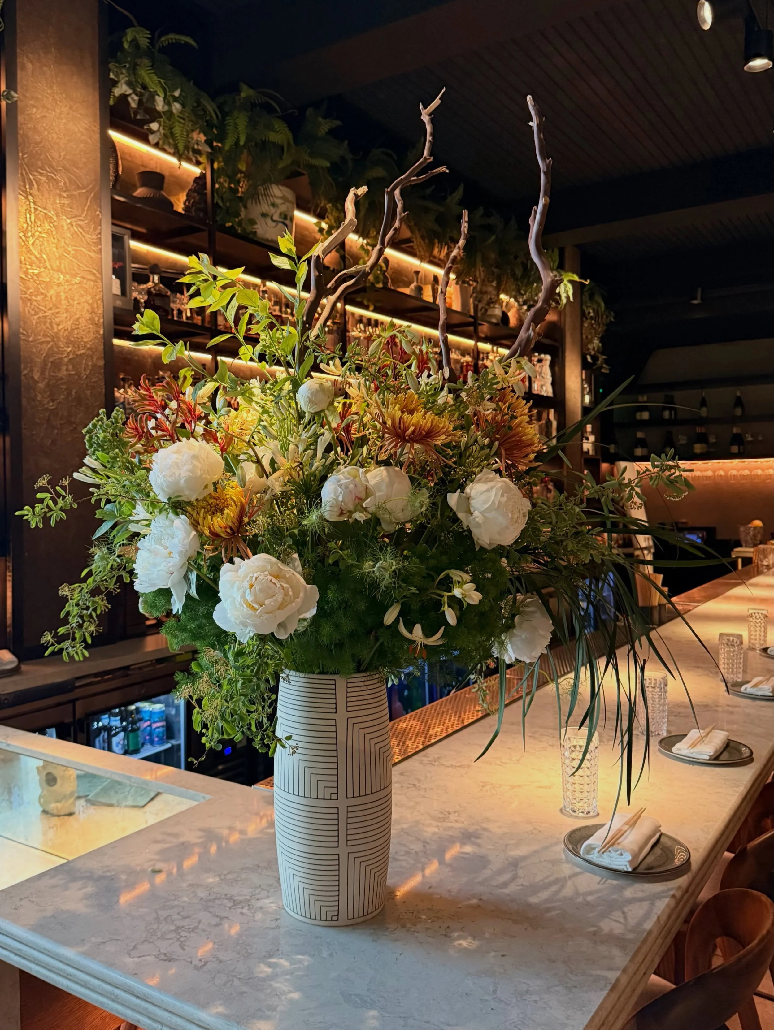 Part 1 of @suntorytoki high ball week in Miami! Thank you for including me in this event @rodrigo_pl_ 💛 and pleasure to work with @inviteonly.rocks 
Will share my inspiration for the arrangements soon!