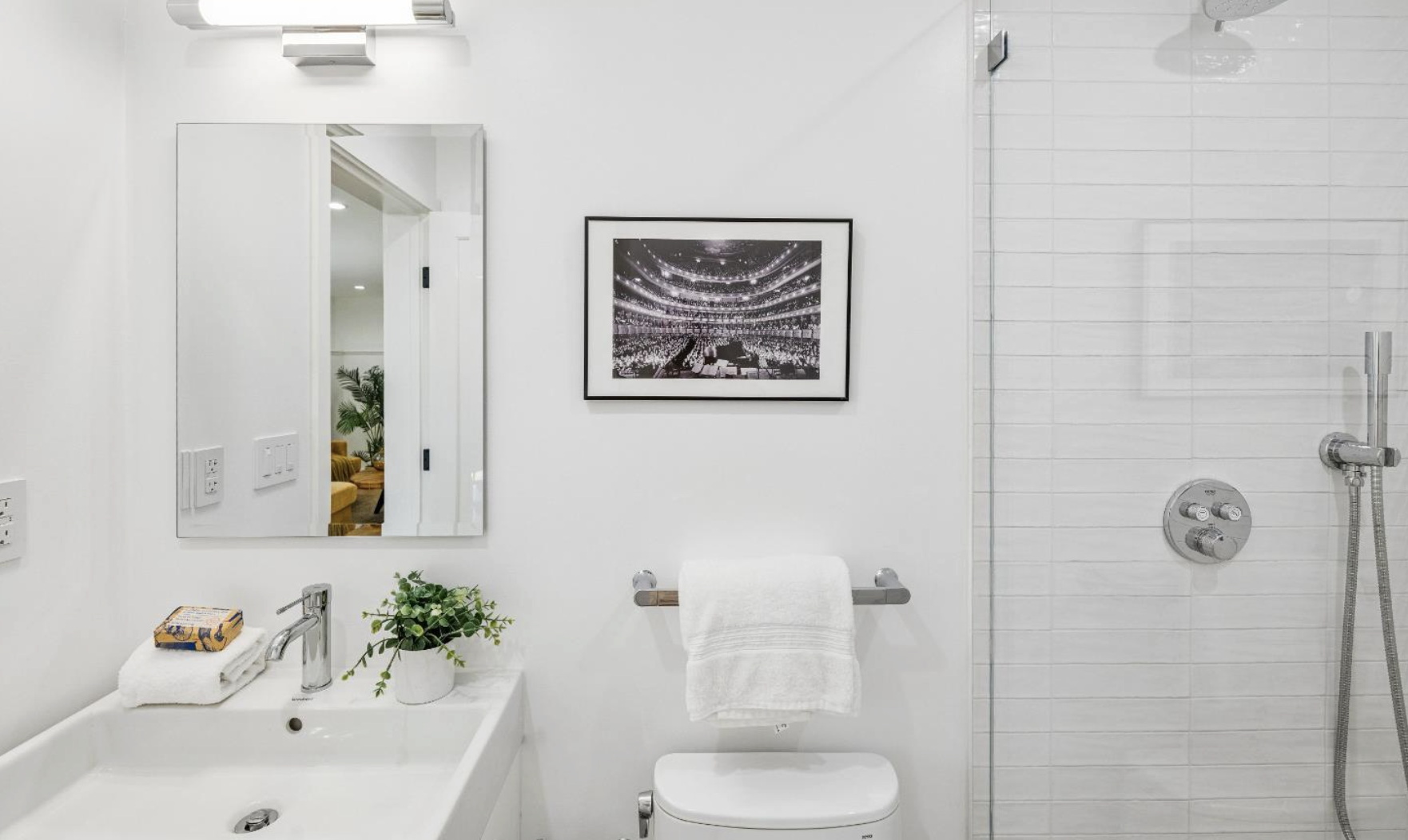 Photo 12 Bathroom.png