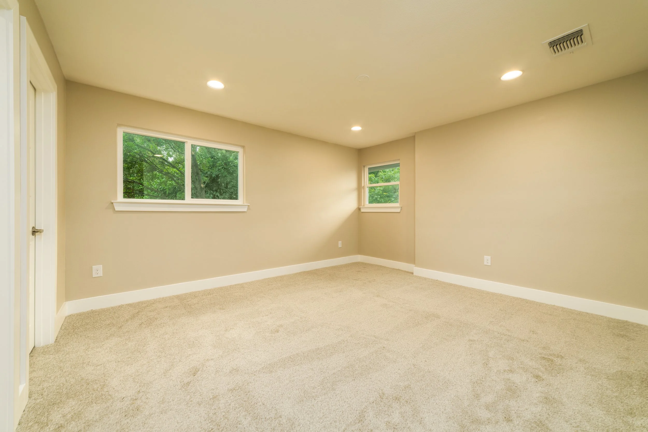 2211 Vanderbilt Ln (13 of 22).jpg