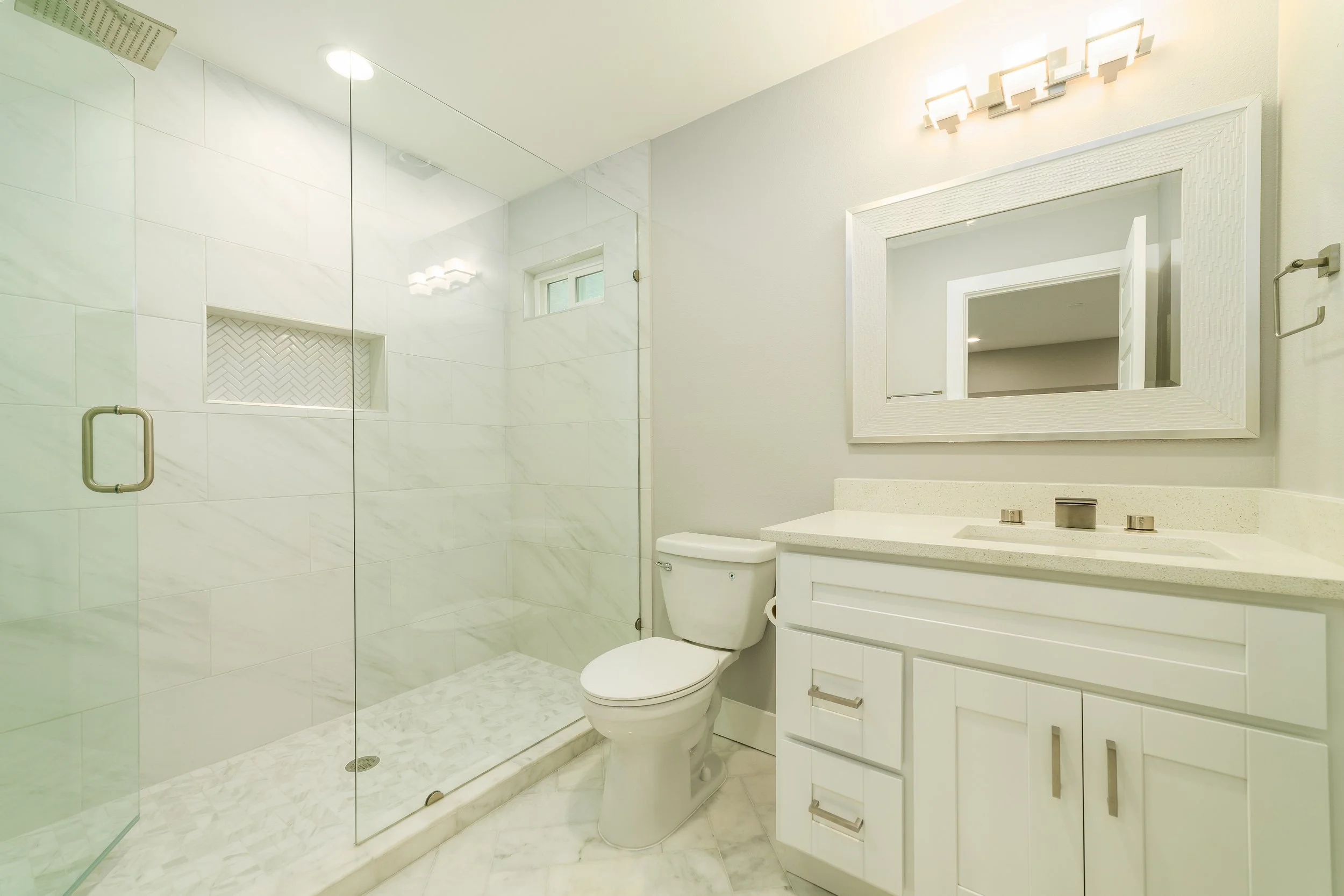 2211 Vanderbilt Ln (14 of 22).jpg