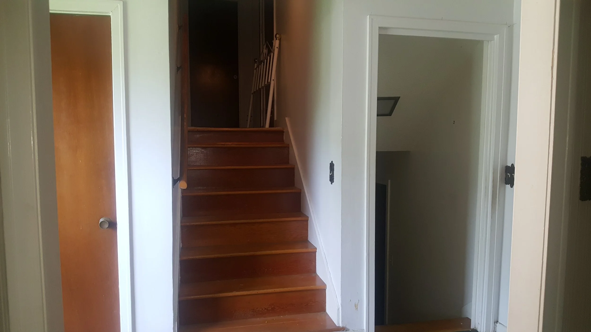 2211 Vanderbilt - Old - Entry 3.jpg