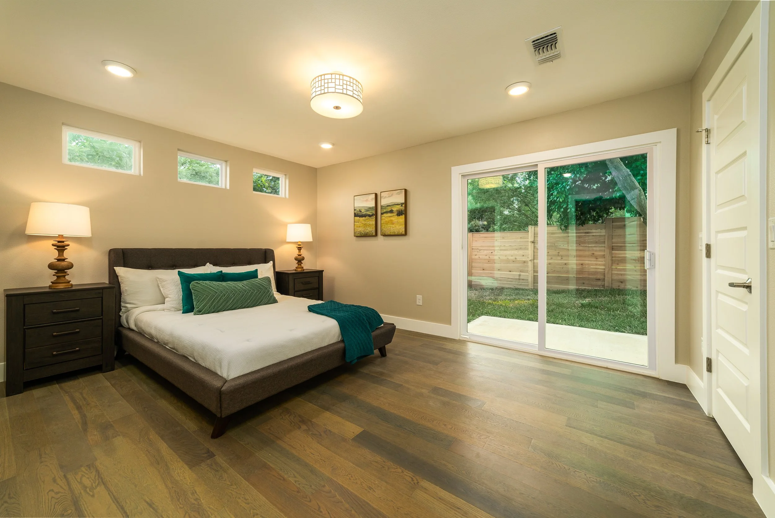 2211 Vanderbilt Ln (09 of 22).jpg