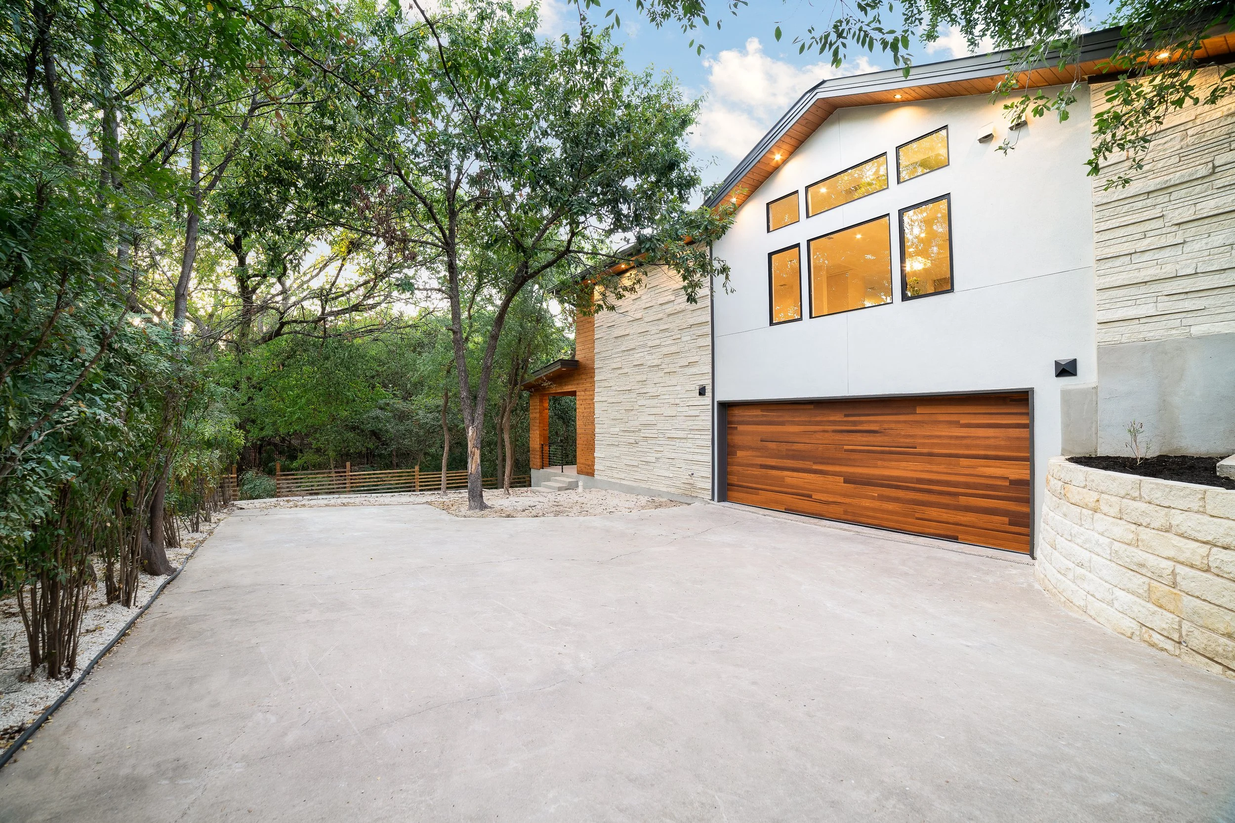 2010 Homedale Dr (03 of 19).jpg