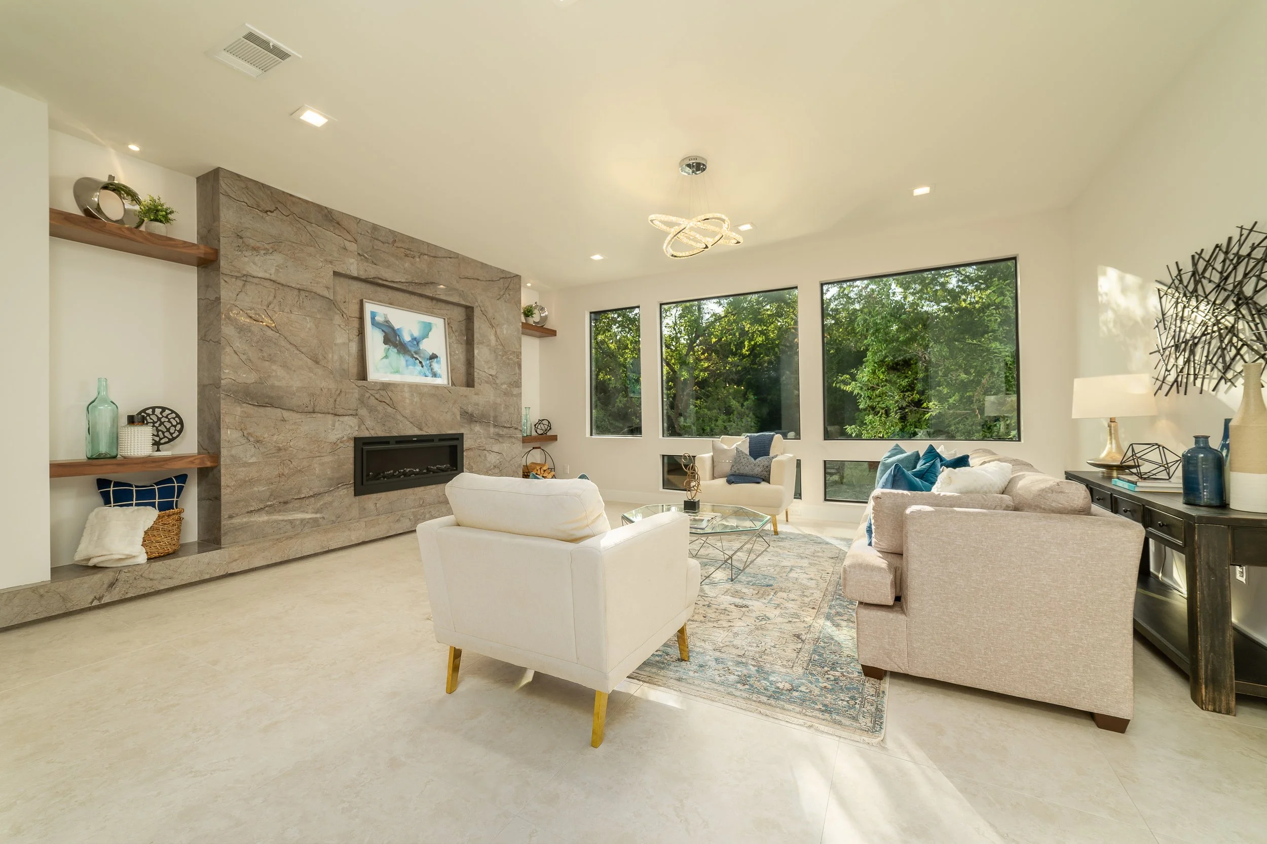2010 Homedale Dr (04 of 19).jpg