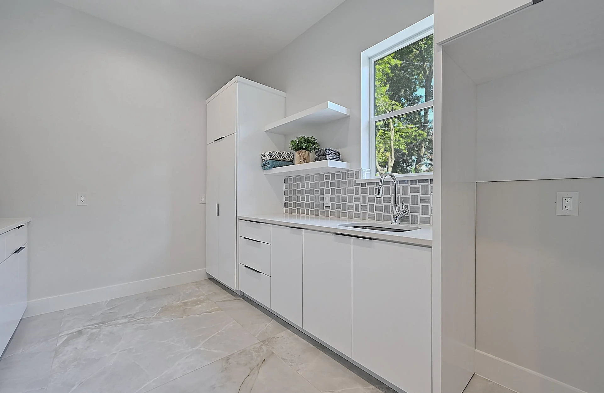 022-427427-702 Buckingham Circle 034_11876147.jpg