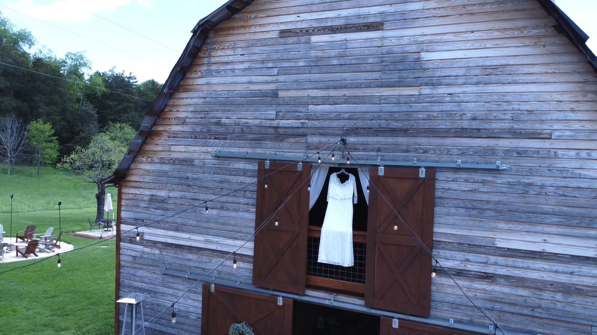 The Barn at Elk Shoal Creek in Claremont, NC is known for it’s breathtaking barn & property. Honestly, some of the nicest owners we’ve met to date. Having a wedding here would be a country dream!