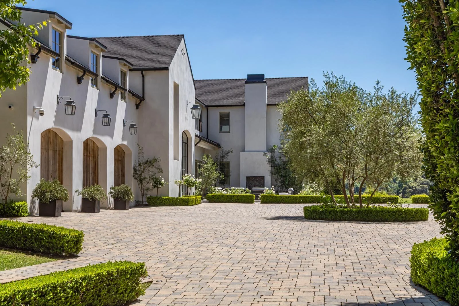 11951PinnaclePlace011a.jpg