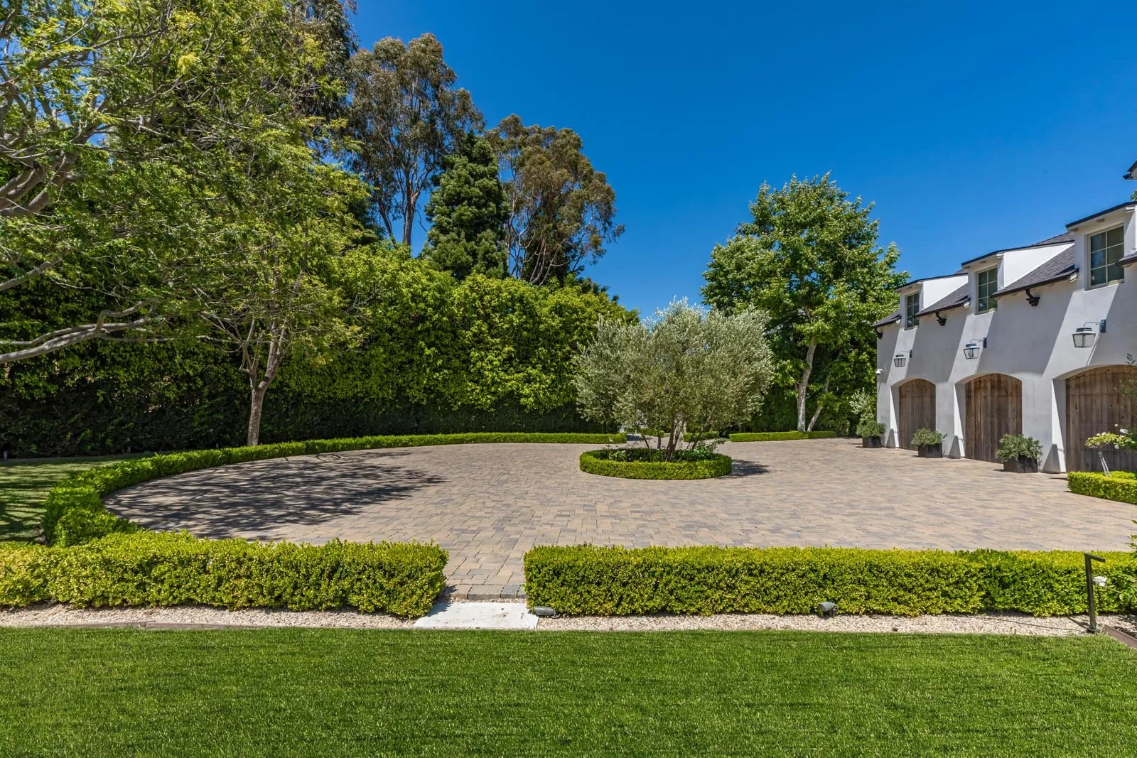 11951PinnaclePlace021a.jpg