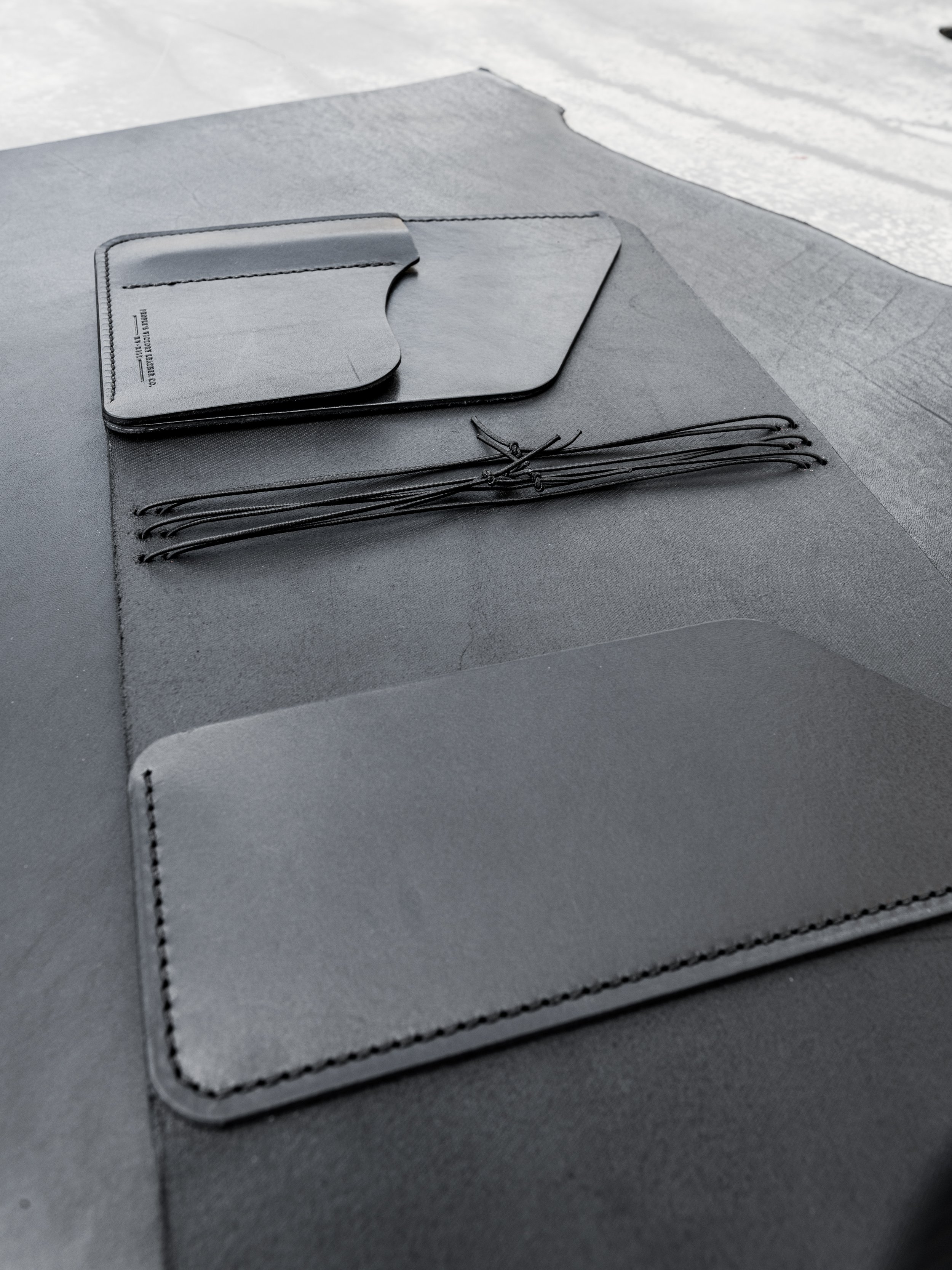 victoria-a5-trifold-black-latigo.jpg