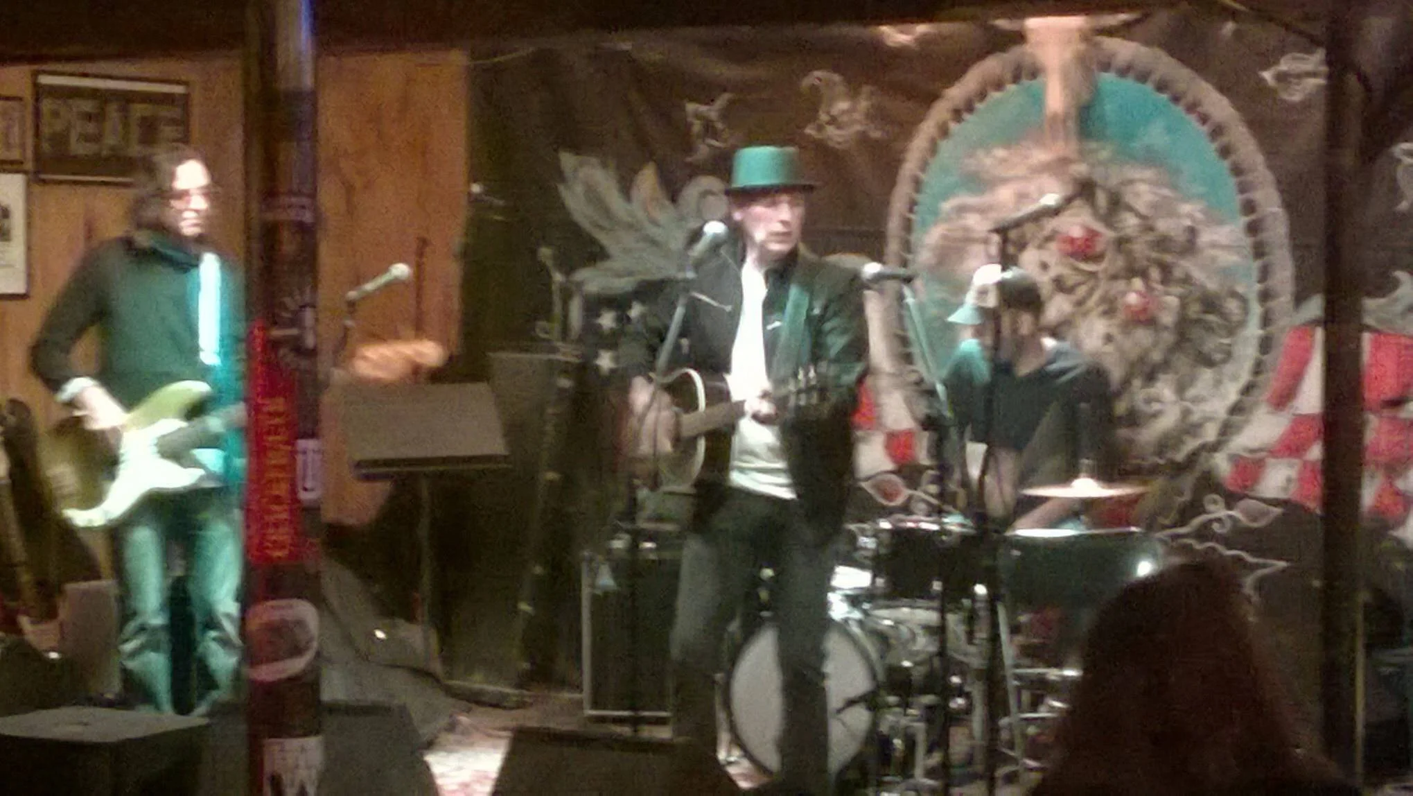 MC with band at Pappys.JPG