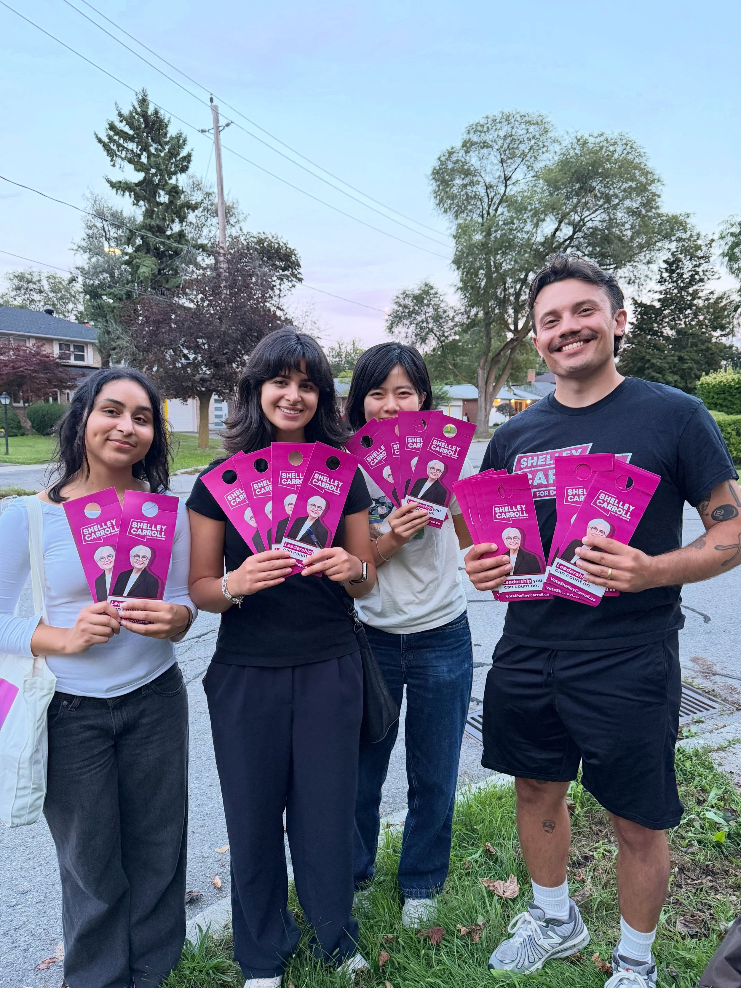 Team Shelley out in Don Valley Village last night! 💪🩷

Every door knocked, every conversation, every call brings us one step closer to building a #DonValleyNorth that&rsquo;s strong, safe, and affordable for everyone.

Want to help? Join us at vote