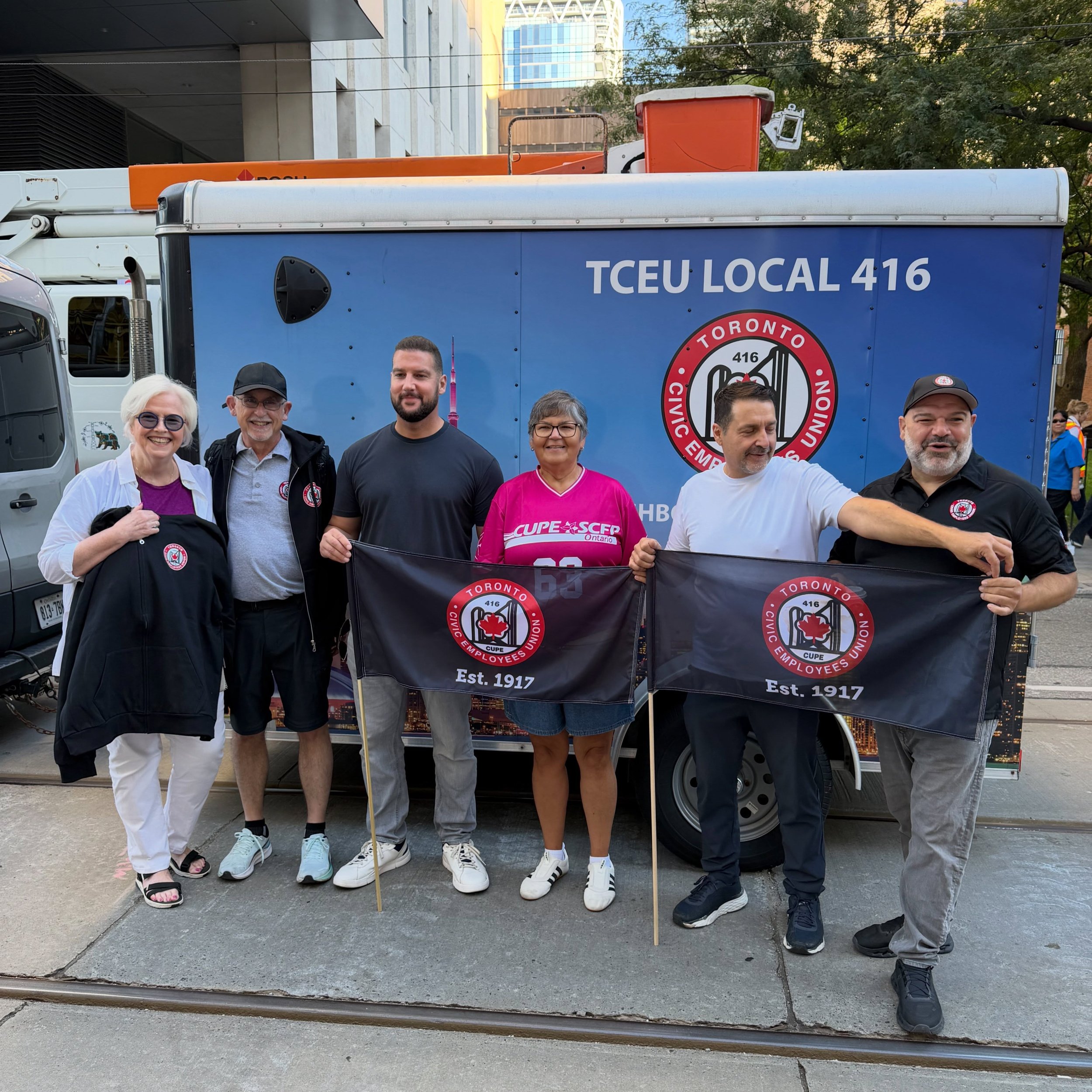 Happy #LabourDay Toronto! 🩷

Thank you to the workers who keep Toronto running, from our first responders and frontline workers to the dedicated crews working behind the scenes to bring our city to life. 

And to the families who support them throug